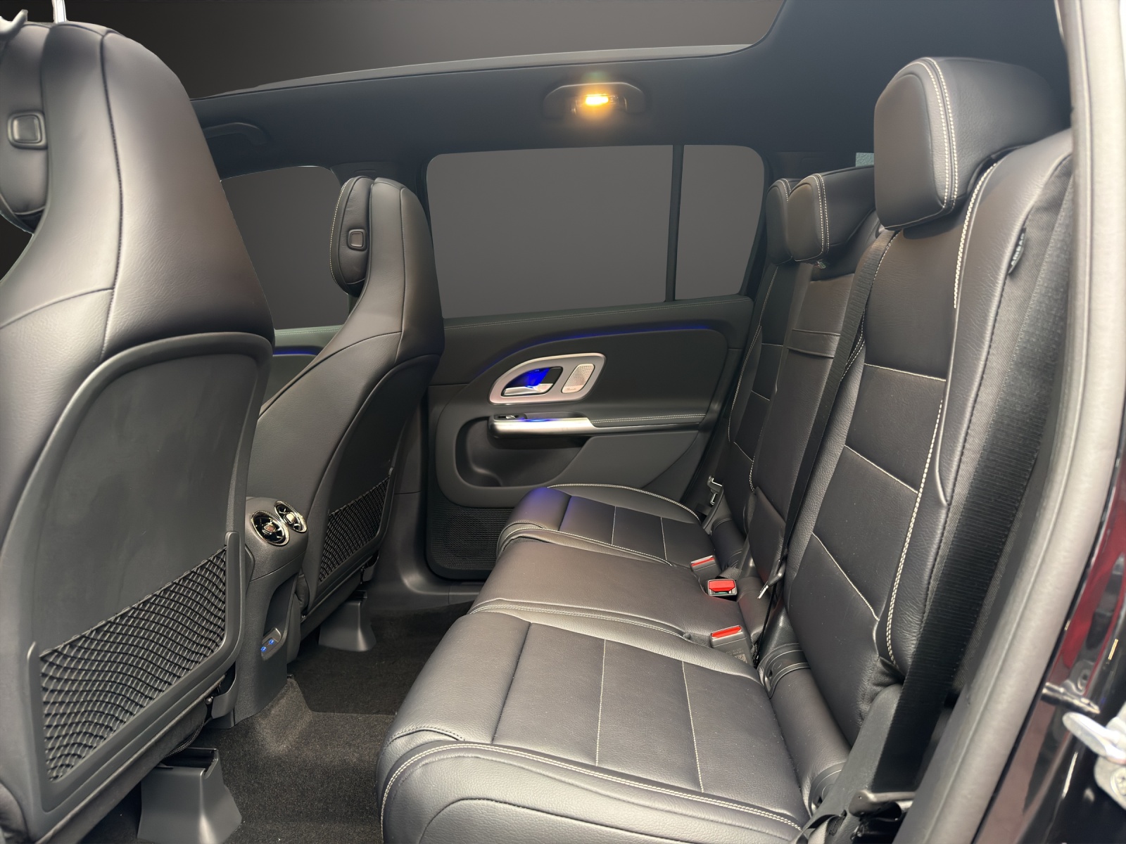 MERCEDES-BENZ GLB 220 4MATIC-image-9