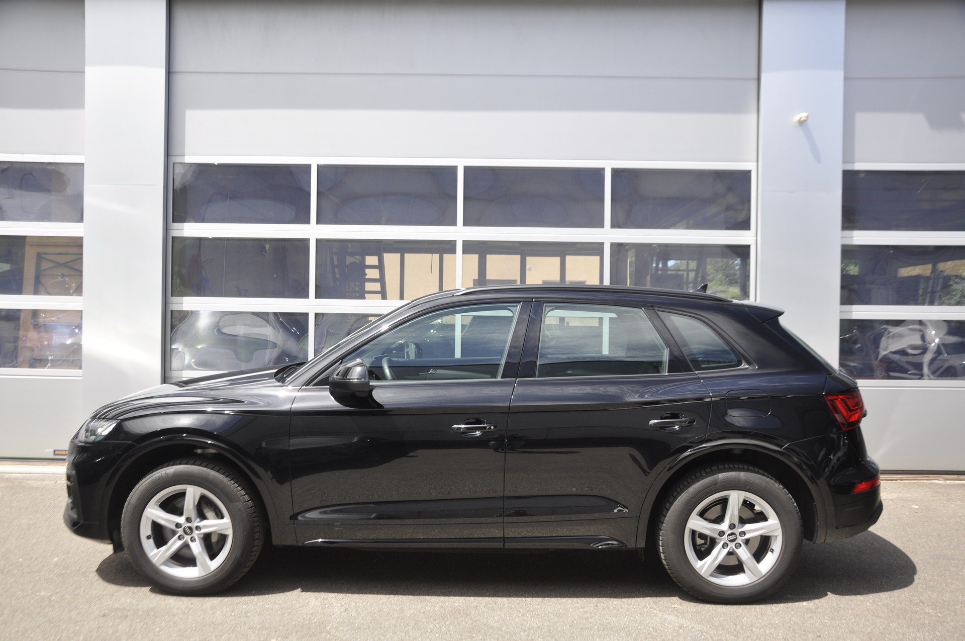 AUDI Q5 50 TFSI e PHEV advanced quattro S-tronic I Anhängerkupplung-image-11