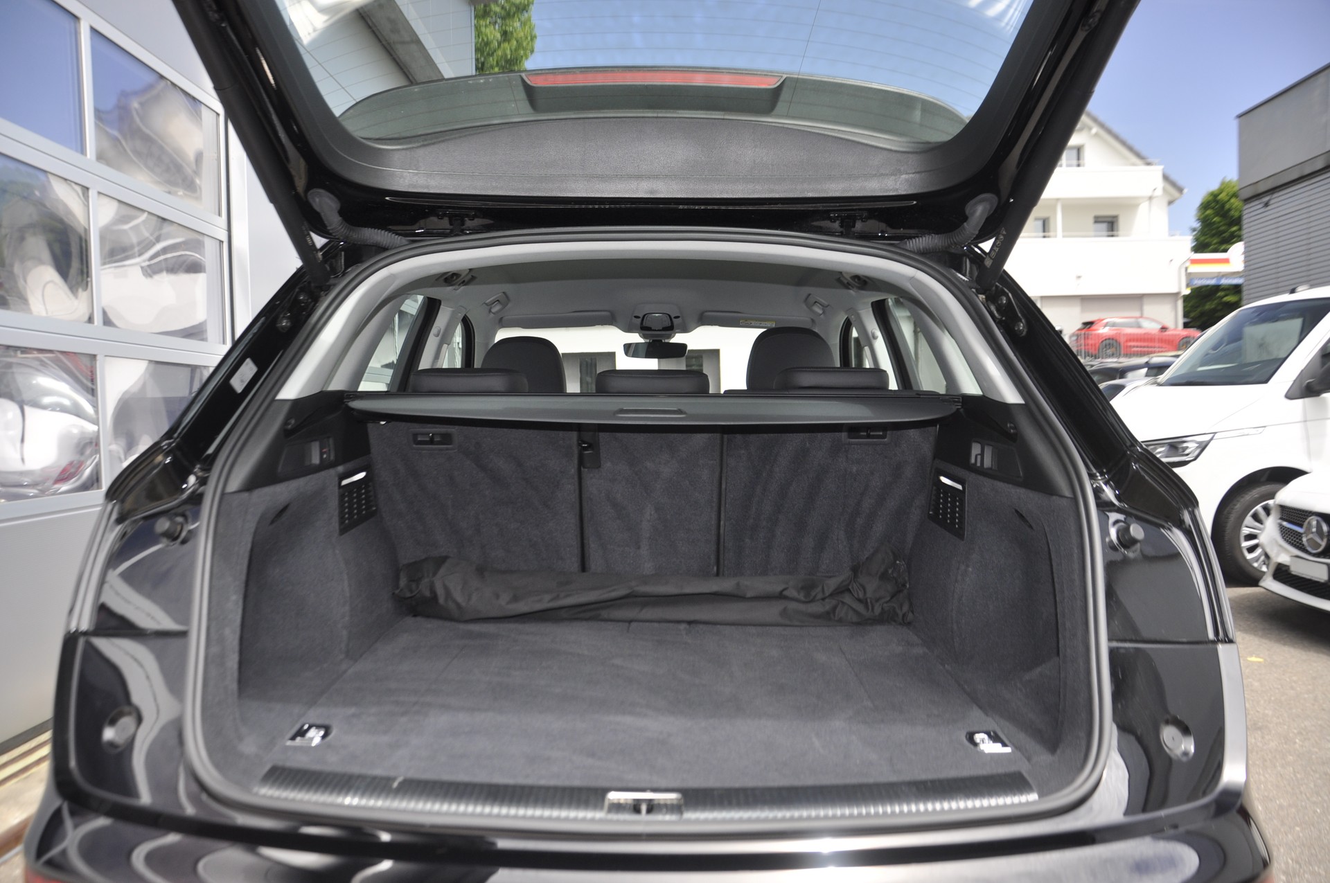 AUDI Q5 50 TFSI e PHEV advanced quattro S-tronic I Anhängerkupplung-image-9