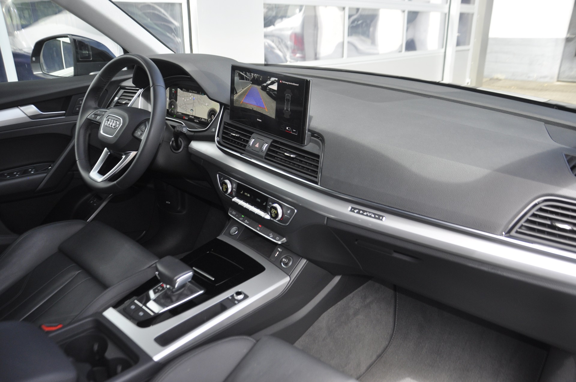 AUDI Q5 50 TFSI e PHEV advanced quattro S-tronic I Anhängerkupplung-image-5