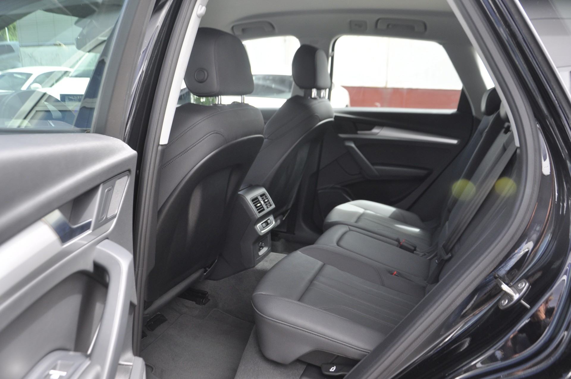 AUDI Q5 50 TFSI e PHEV advanced quattro S-tronic I Anhängerkupplung-image-4