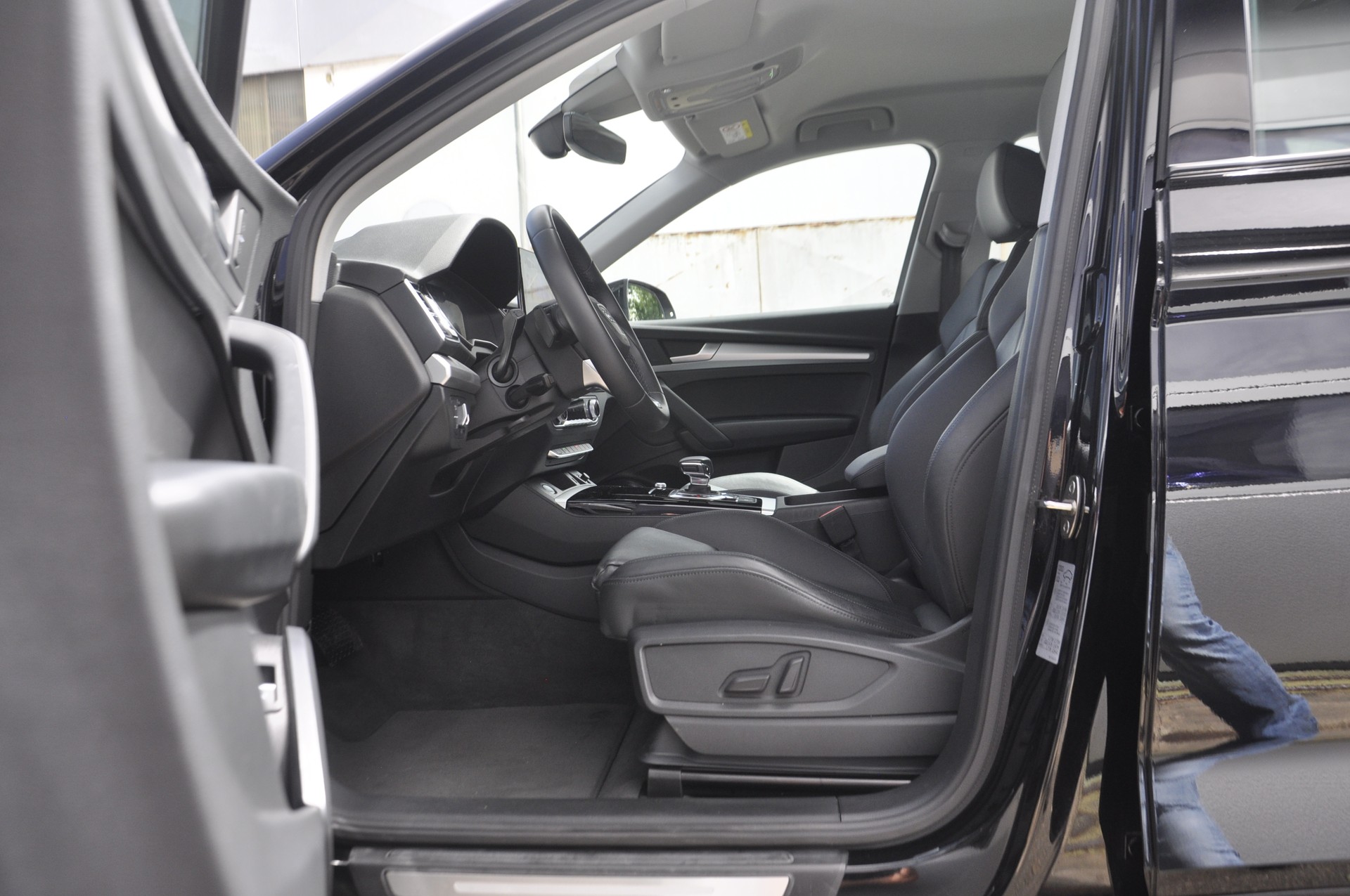 AUDI Q5 50 TFSI e PHEV advanced quattro S-tronic I Anhängerkupplung-image-2