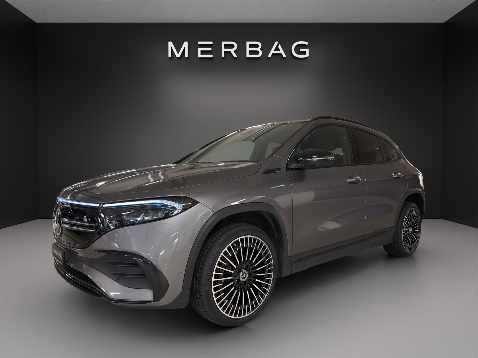 MERCEDES-BENZ EQA 300 AMG Line 4Matic-image-2