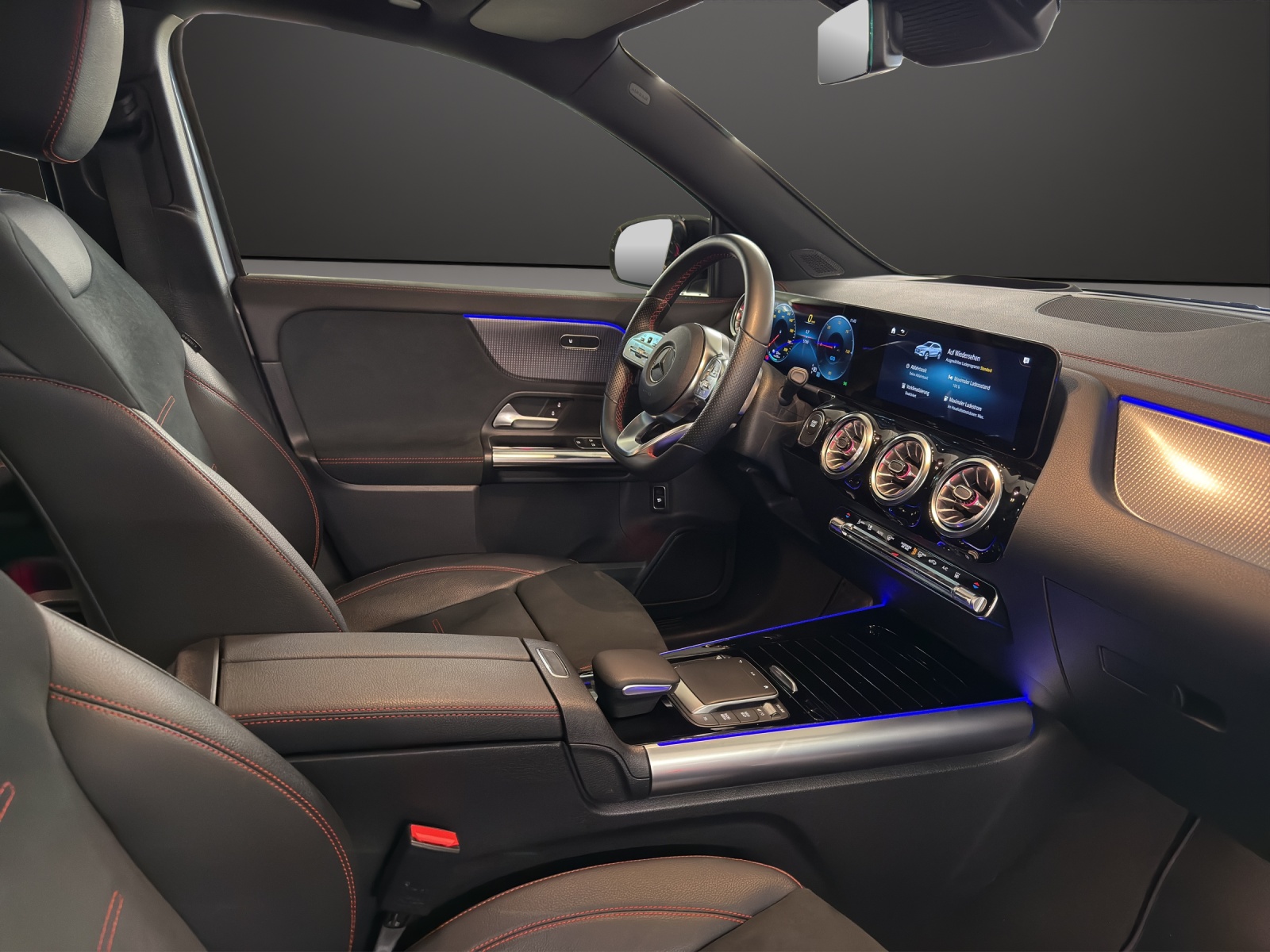 MERCEDES-BENZ EQA 300 AMG Line 4Matic-image-11