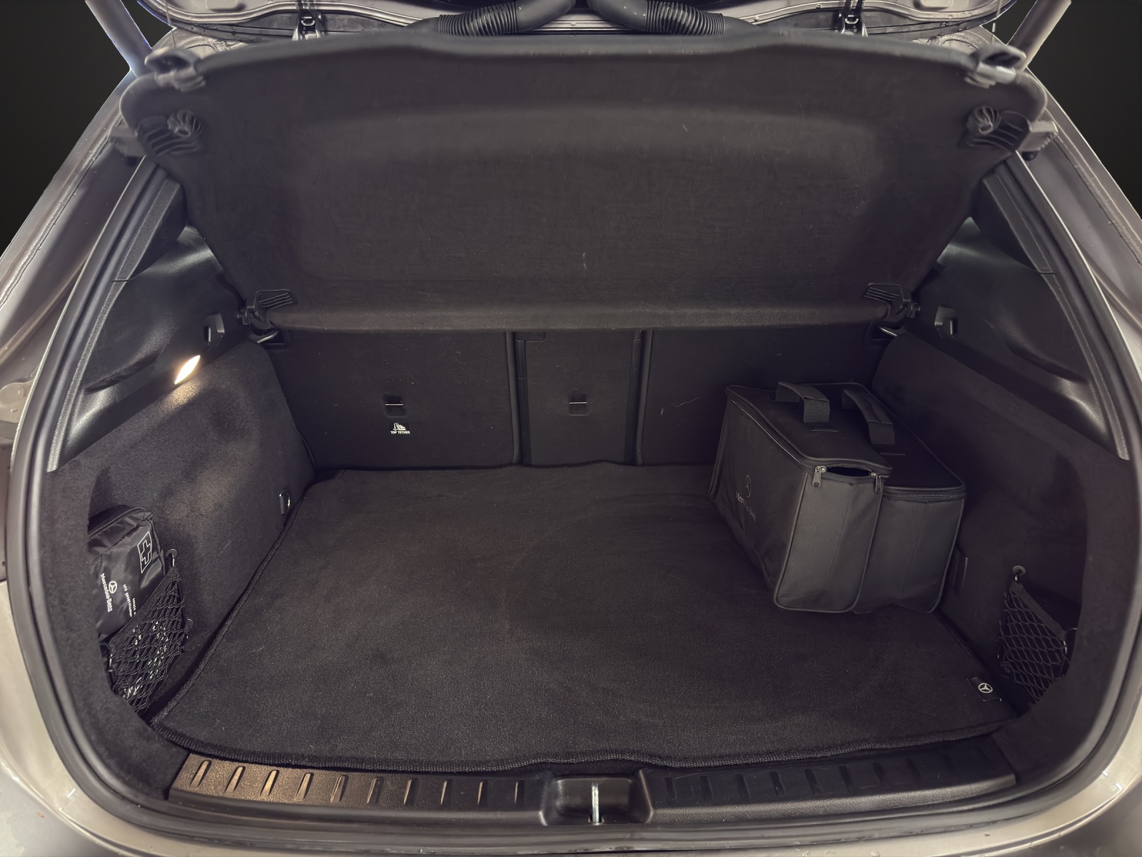 MERCEDES-BENZ EQA 300 AMG Line 4Matic-image-16