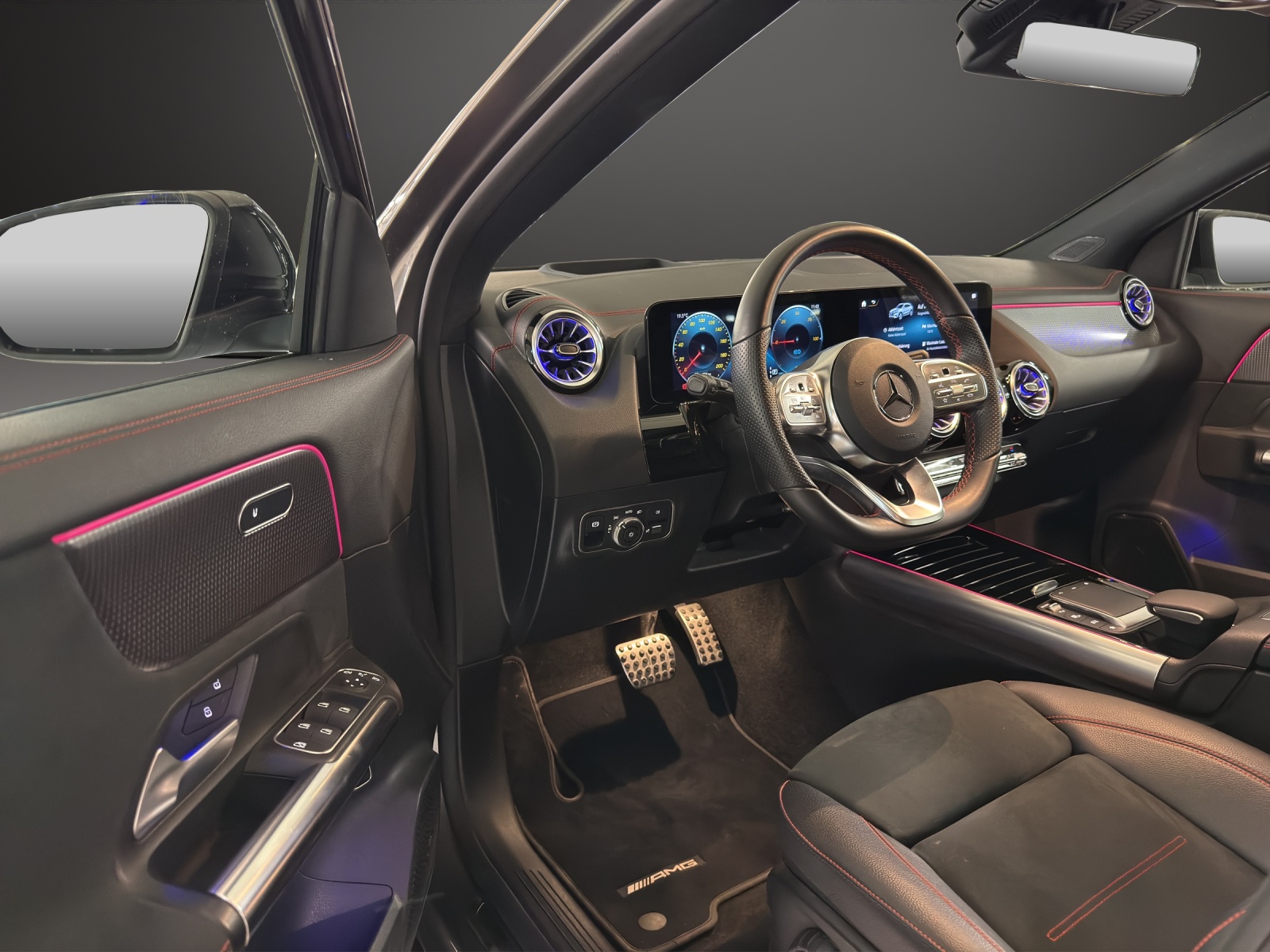MERCEDES-BENZ EQA 300 AMG Line 4Matic-image-12