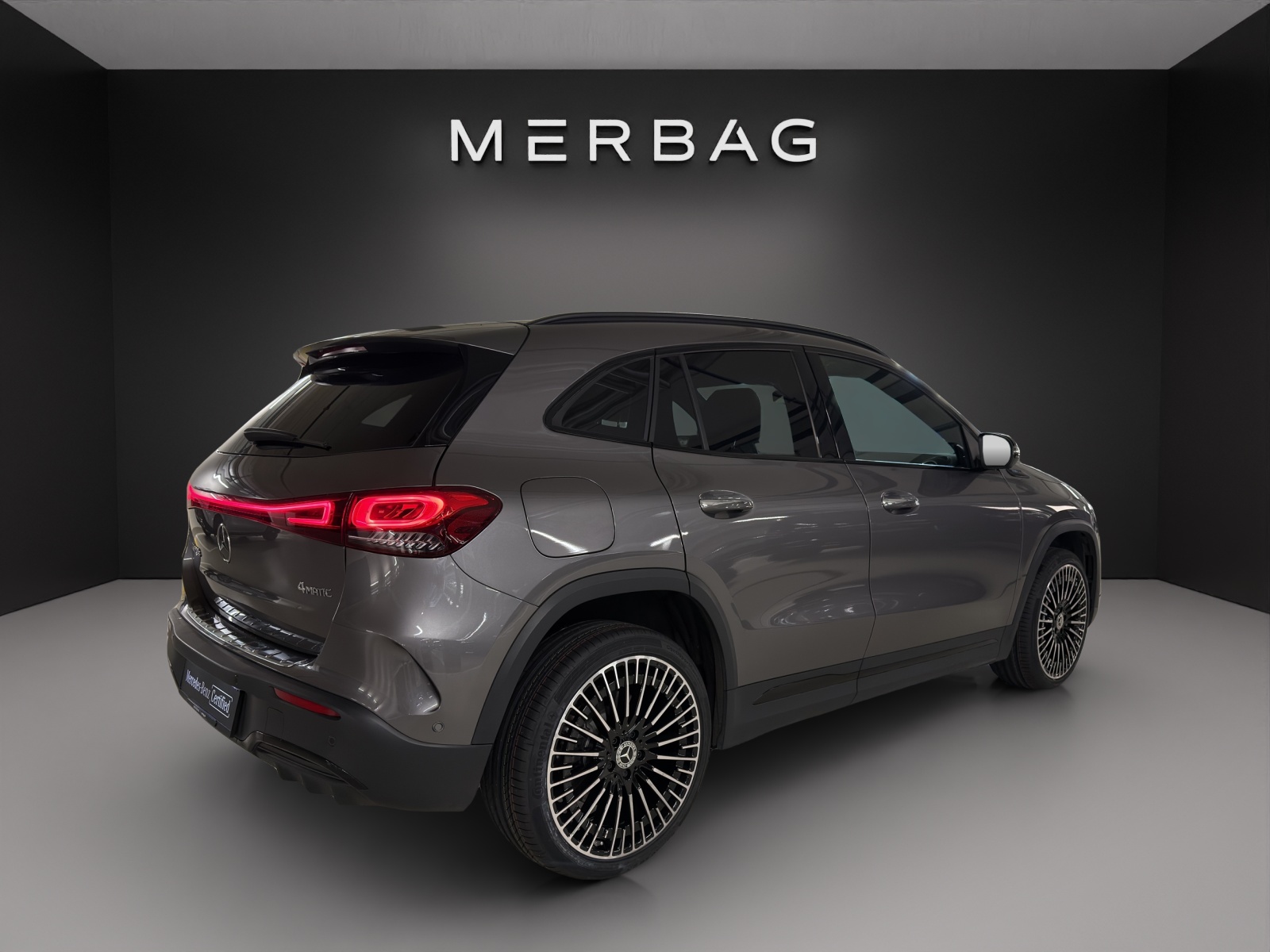 MERCEDES-BENZ EQA 300 AMG Line 4Matic-image-7