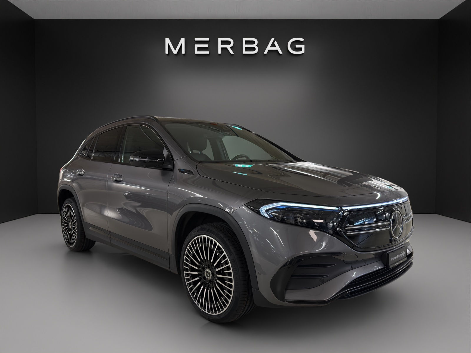 MERCEDES-BENZ EQA 300 AMG Line 4Matic-image-0