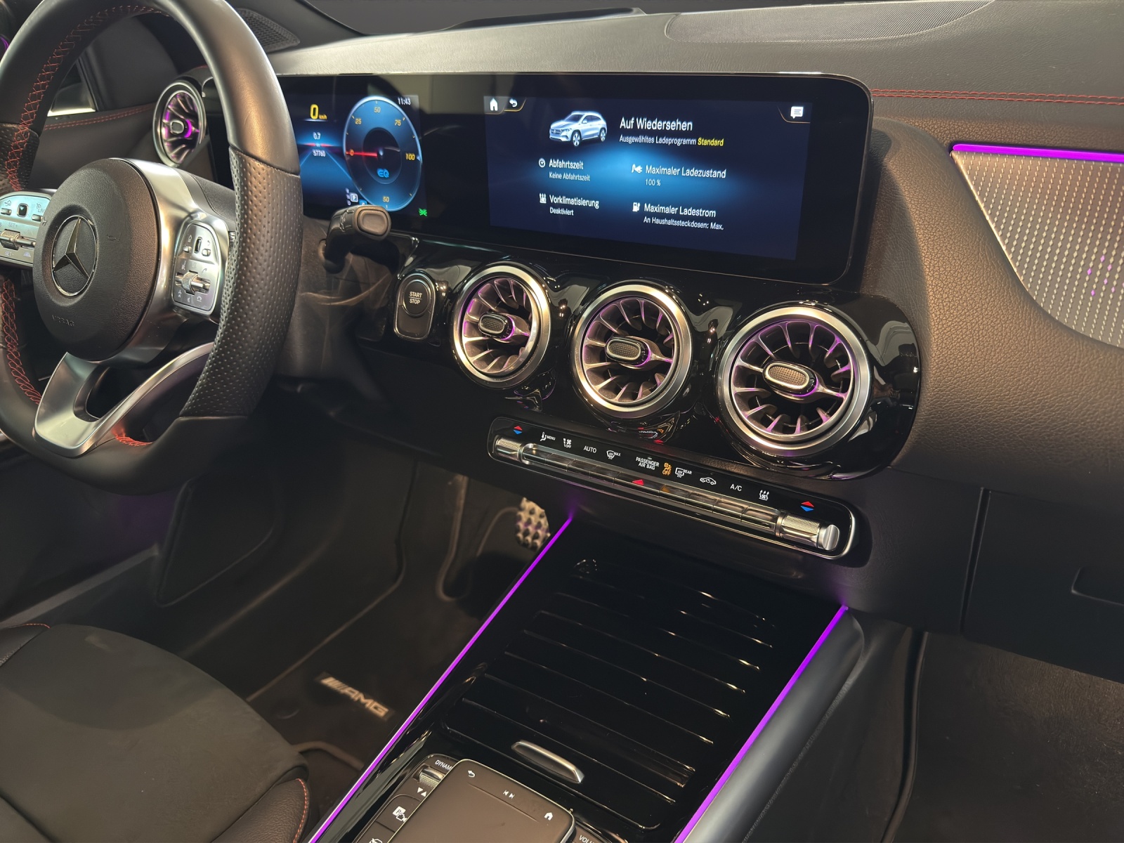 MERCEDES-BENZ EQA 300 AMG Line 4Matic-image-14