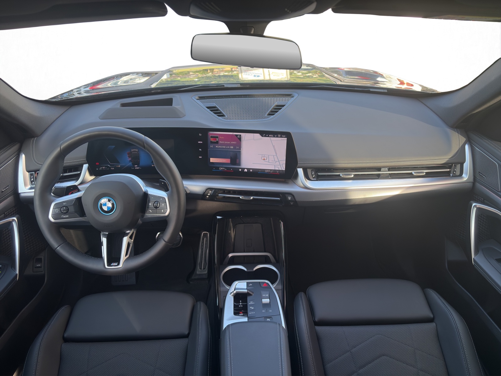 BMW X1 30e xDrive-image-12