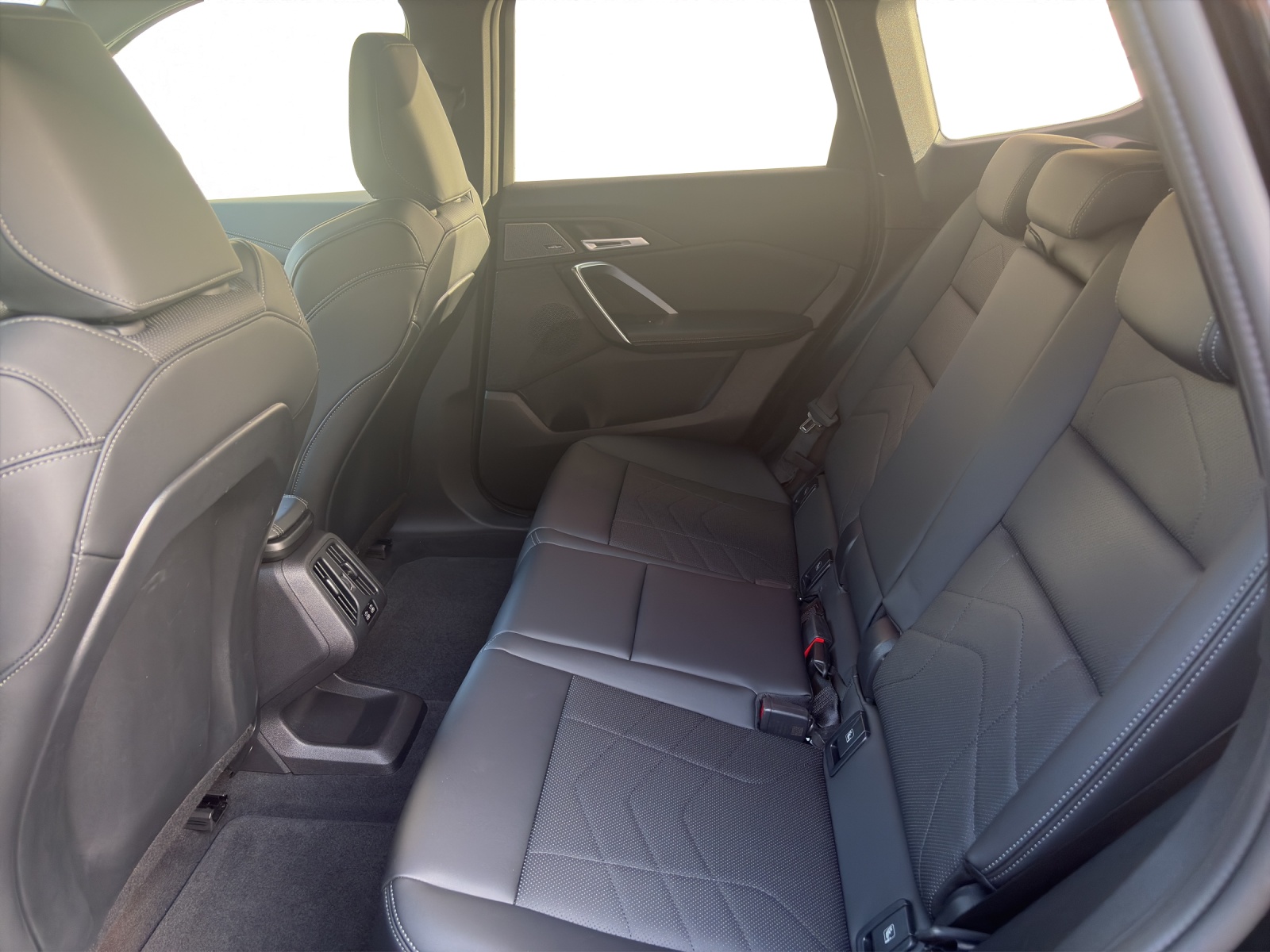 BMW X1 30e xDrive paddles-image-13
