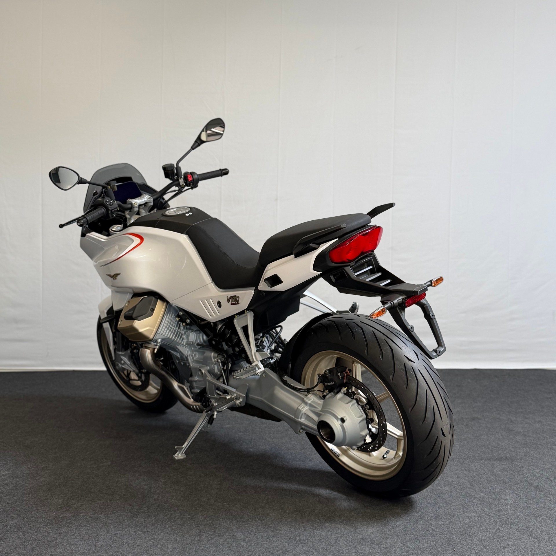 MOTO GUZZI V100 Mandello-image-4
