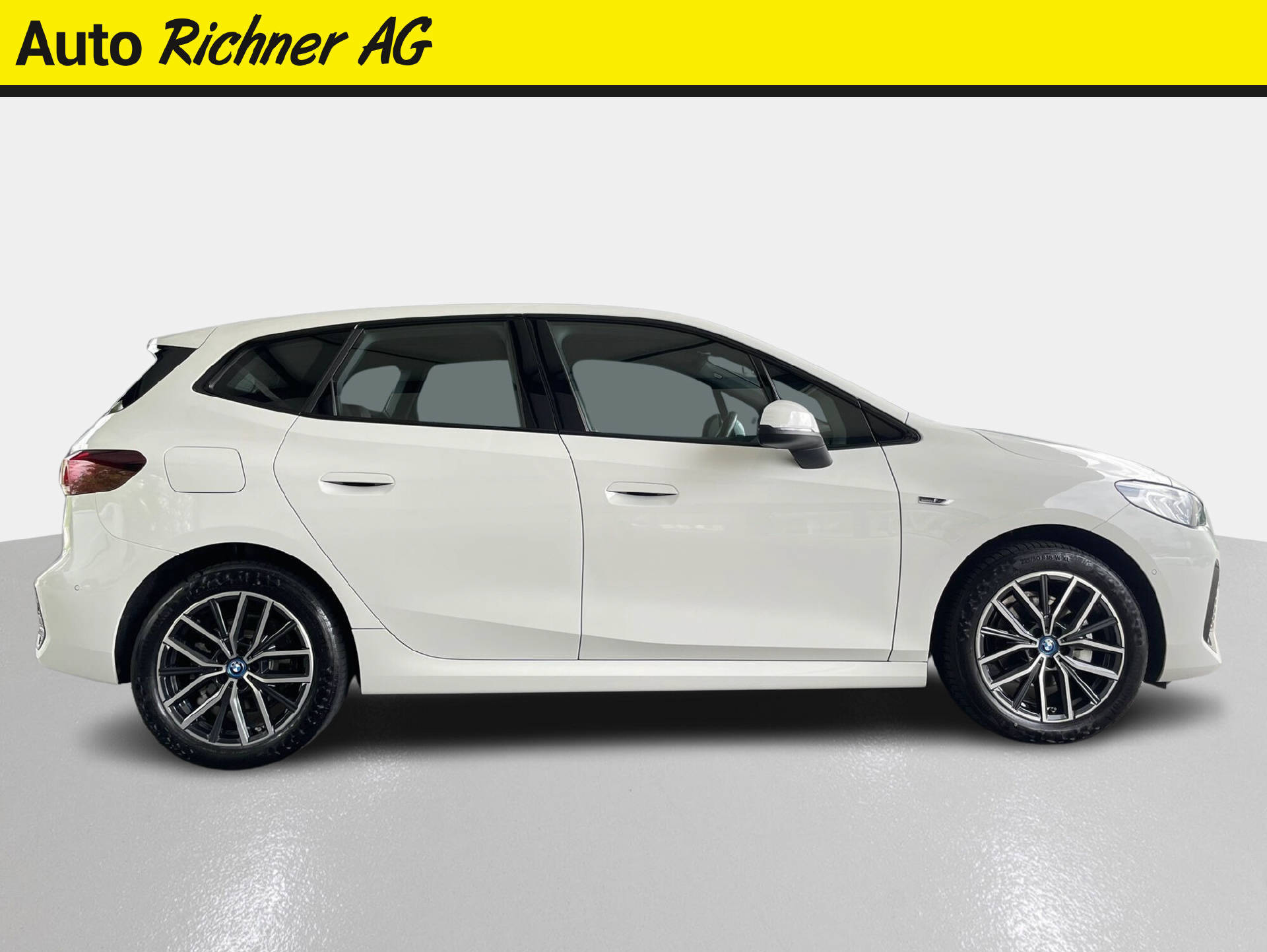 BMW 225e xDrive paddles Active Tourer-image-2