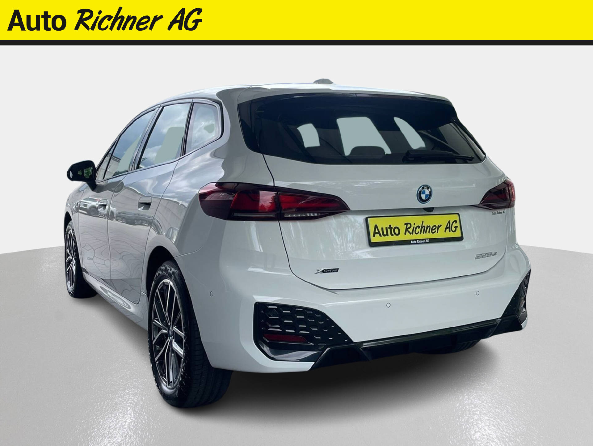BMW 225e xDrive paddles Active Tourer-image-4