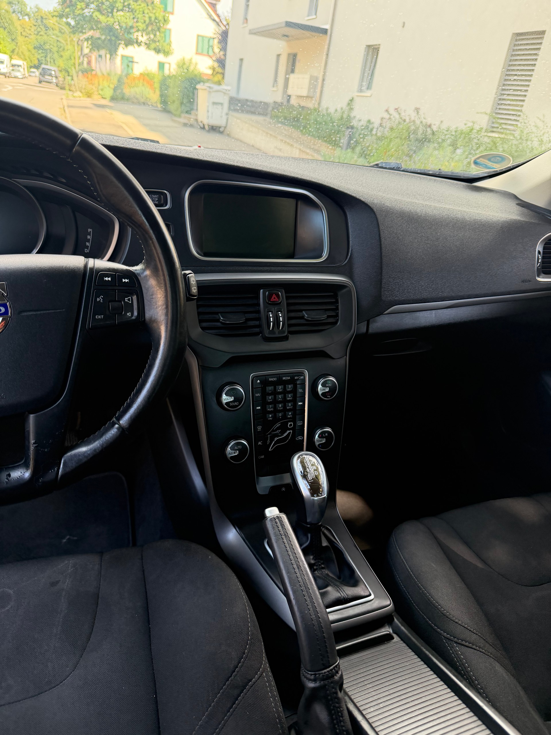 VOLVO V40 D3 Summum Geartronic-image-10