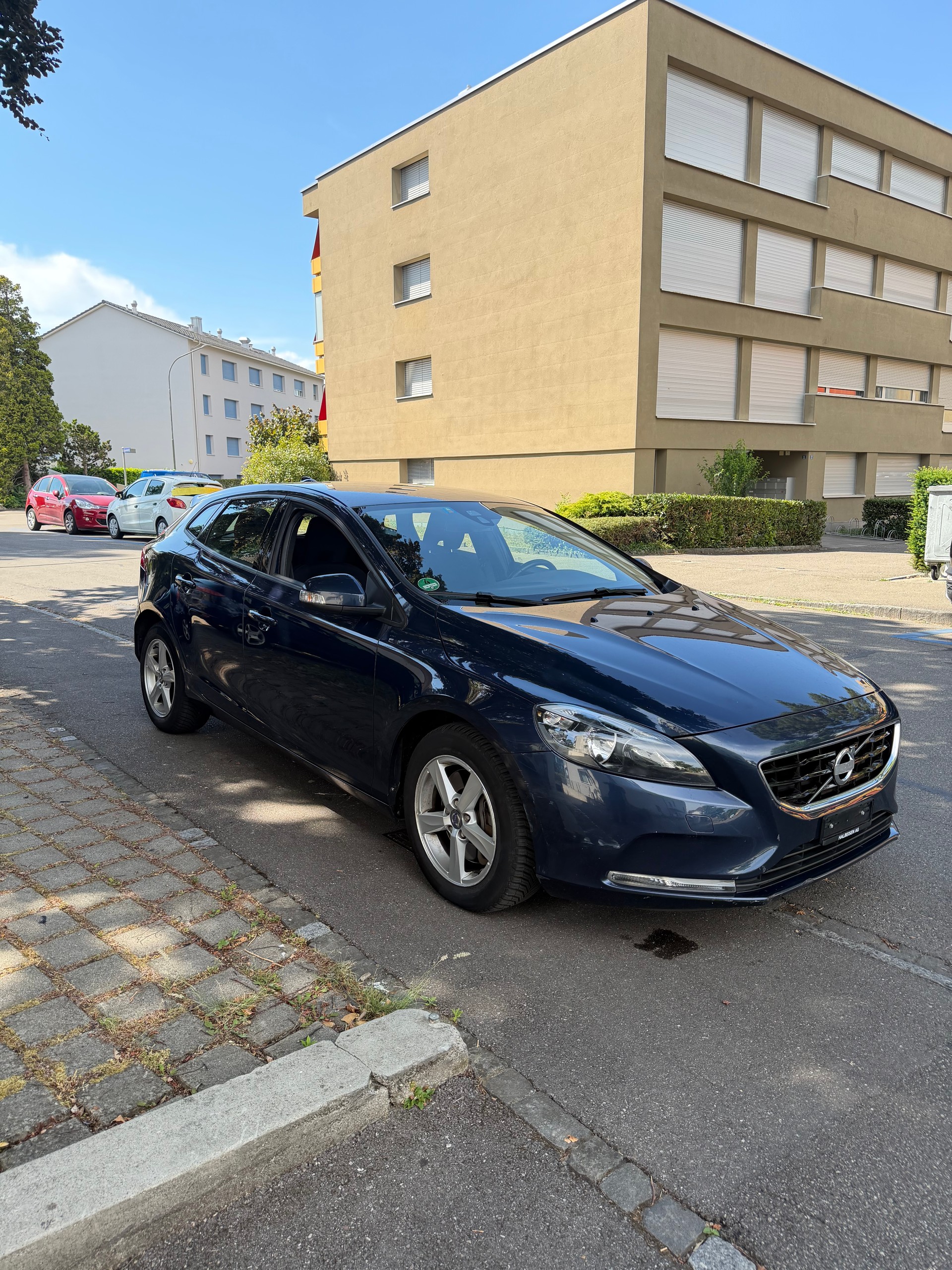 VOLVO V40 D3 Summum Geartronic-image-4