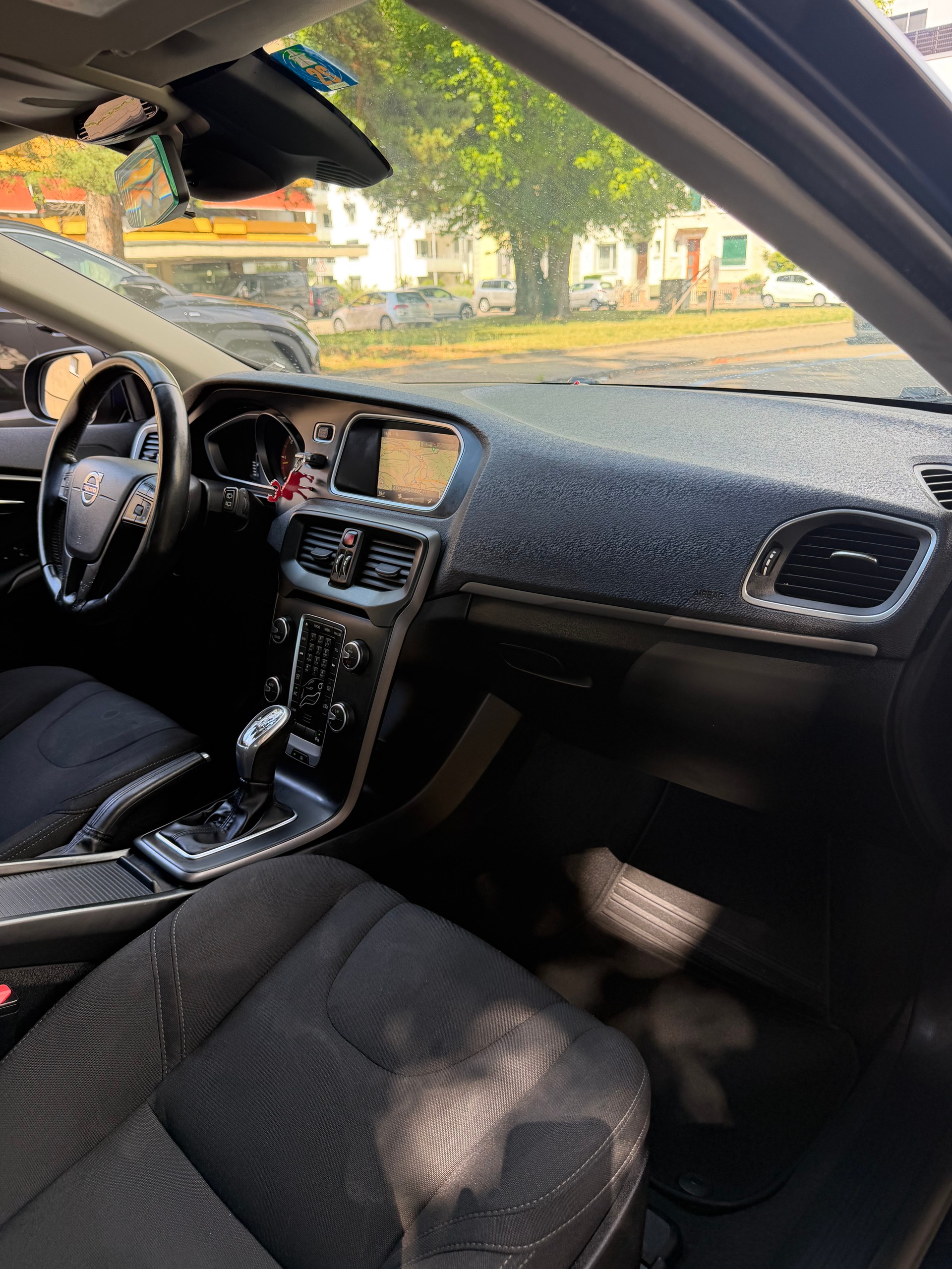 VOLVO V40 D3 Summum Geartronic-image-7