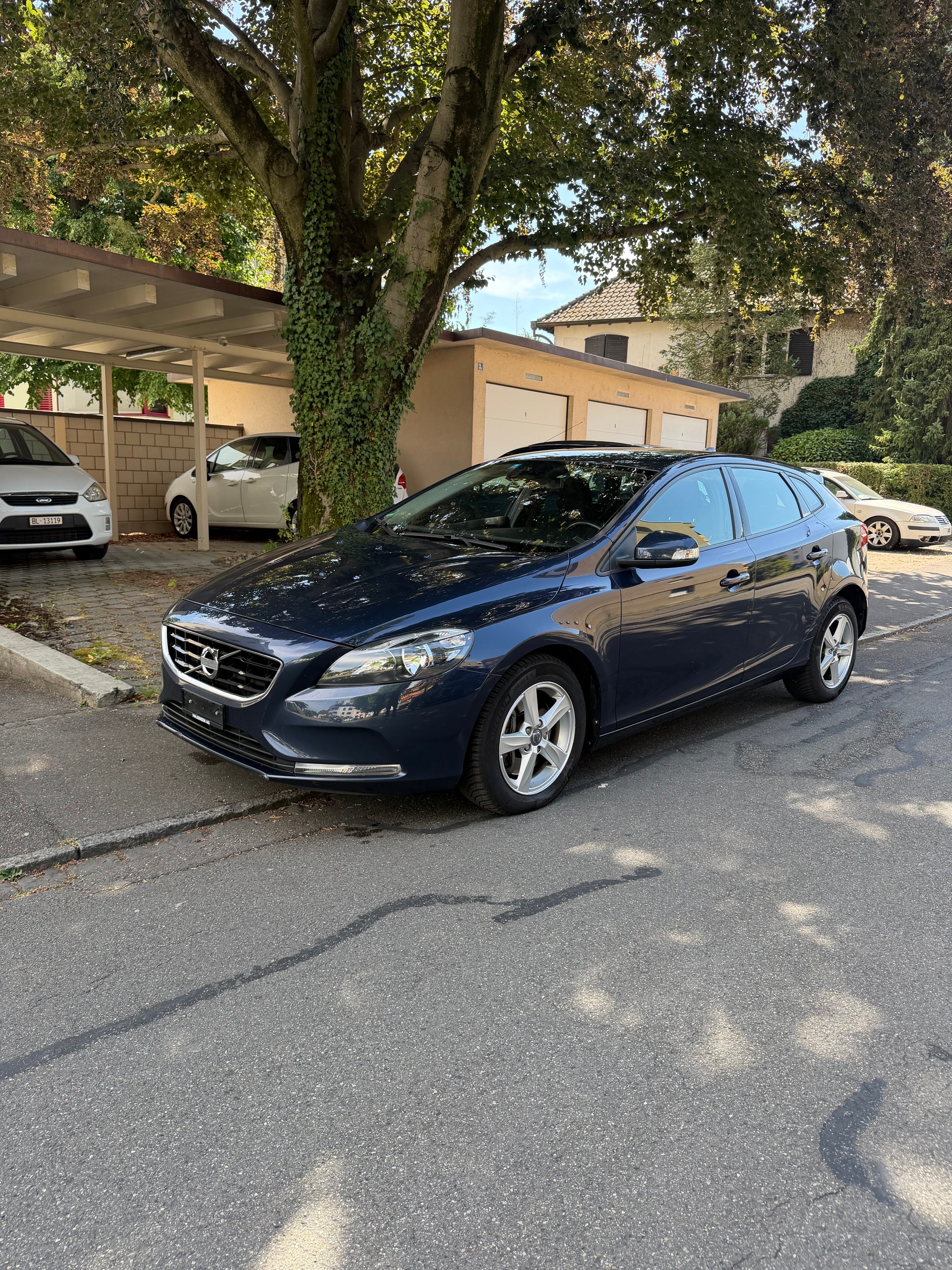 VOLVO V40 D3 Summum Geartronic-image-0
