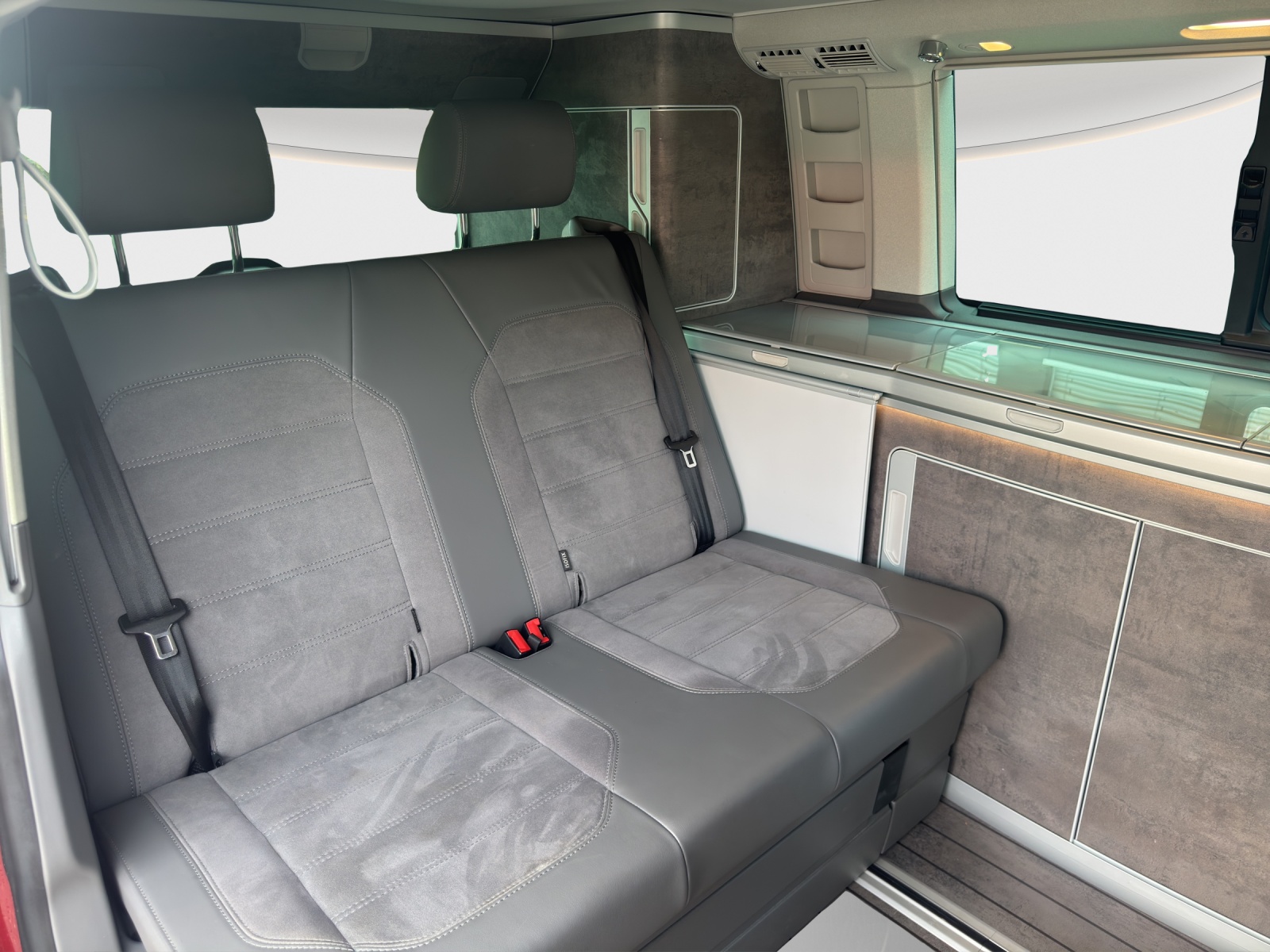 VW T6.1 California 2.0 TDI Ocean Liberty 4Motion DSG-image-12