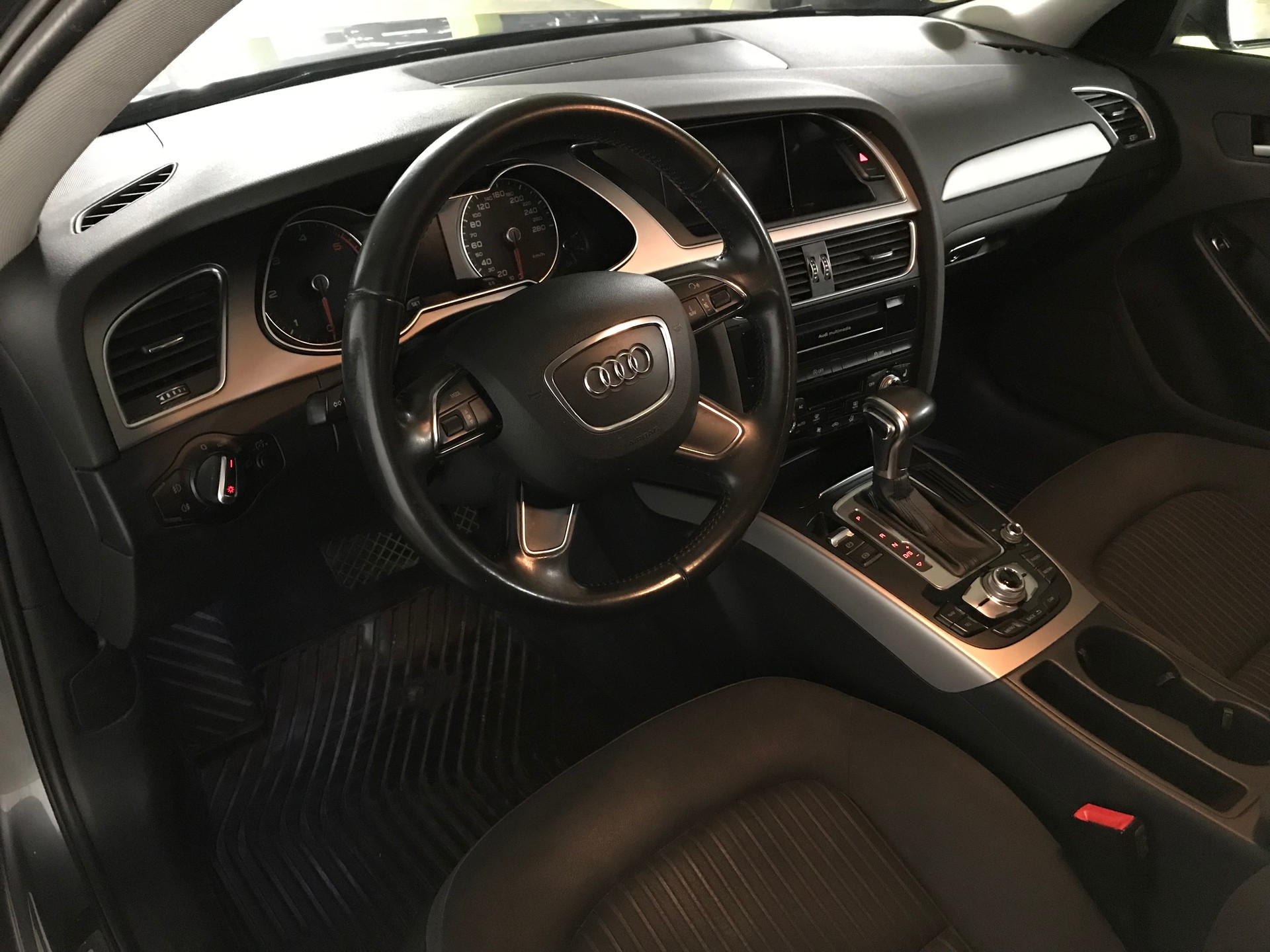 AUDI 2.0 TDI 177 M-Tronic-image-4