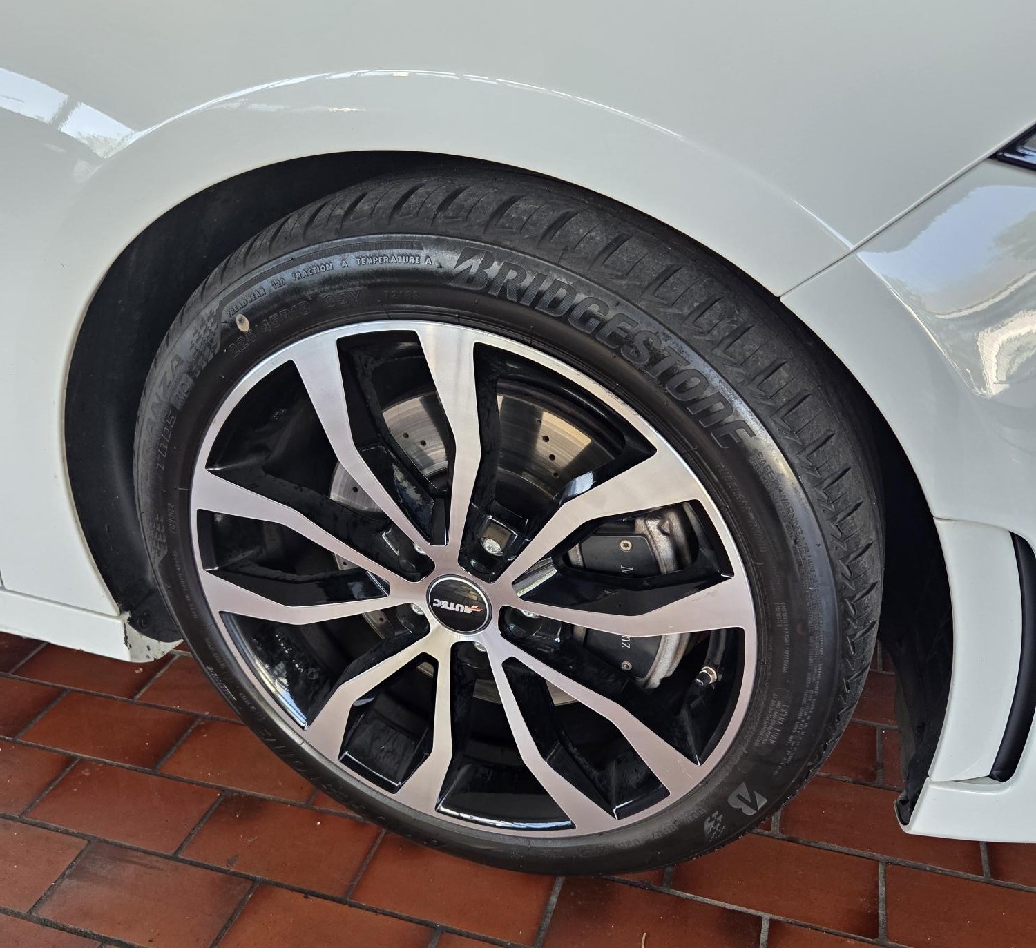 MERCEDES-BENZ A 220 AMG Line-image-4