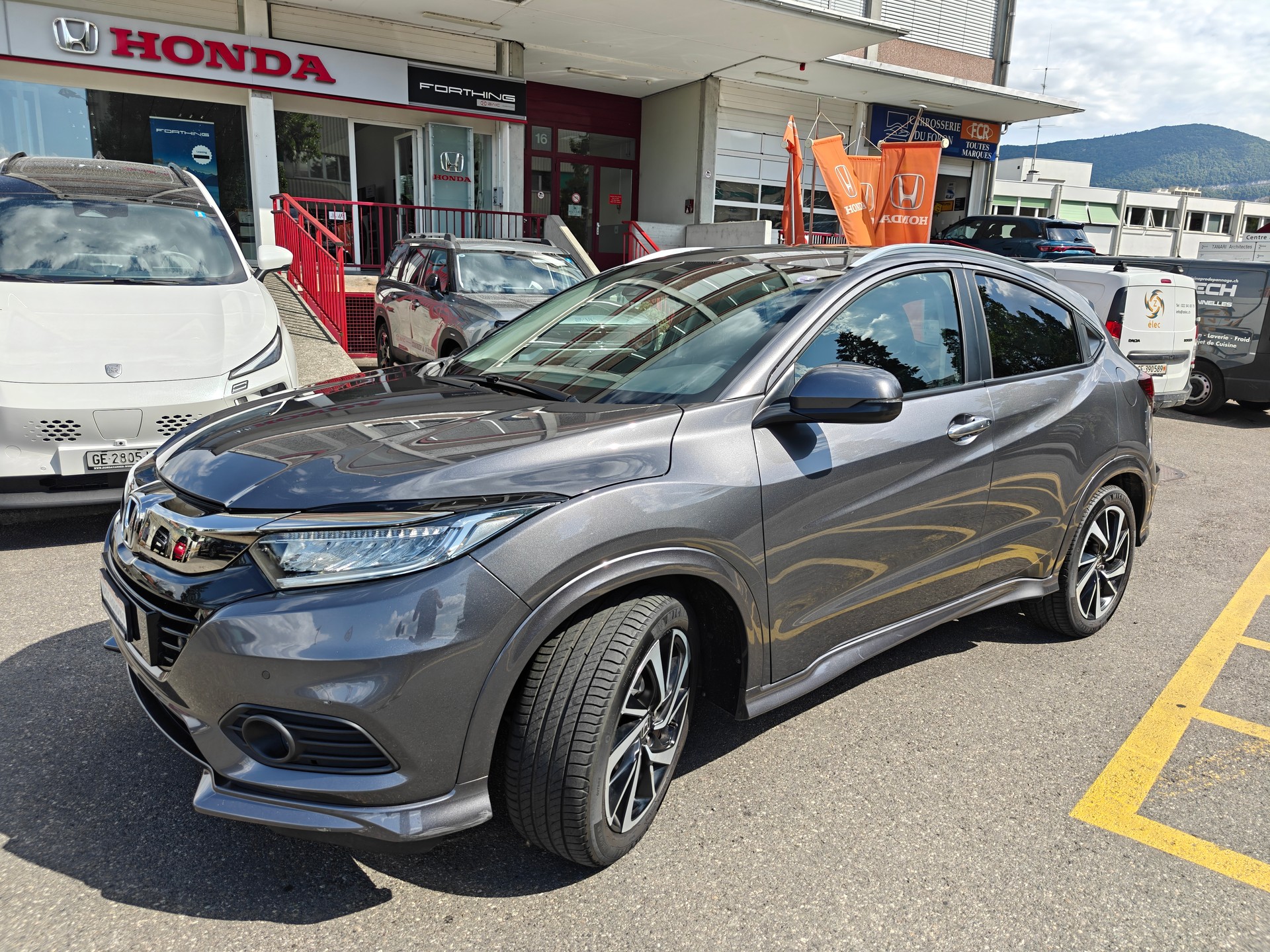 HONDA HR-V 1.5i-VTEC Executive-image-0