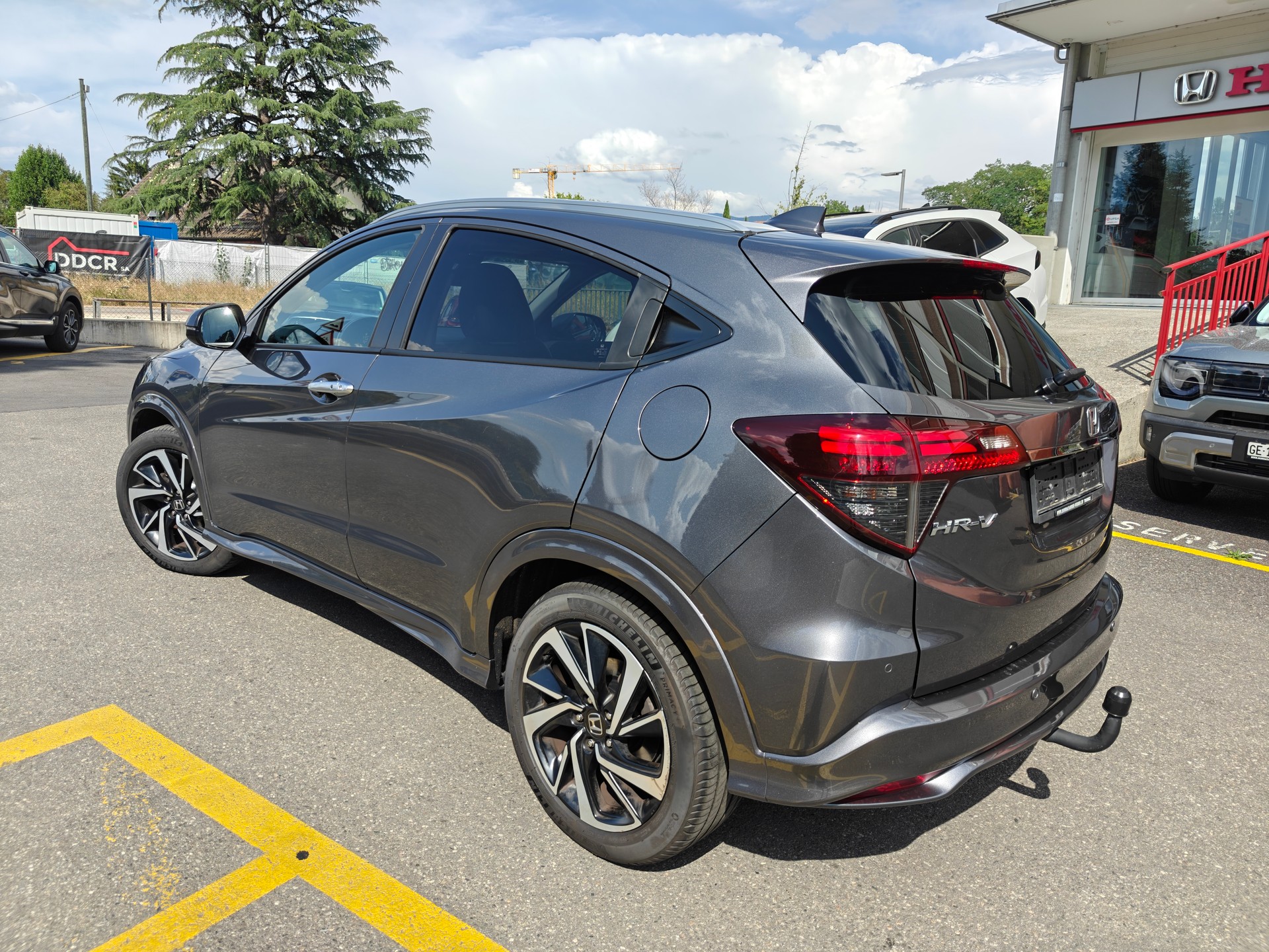 HONDA HR-V 1.5i-VTEC Executive-image-3