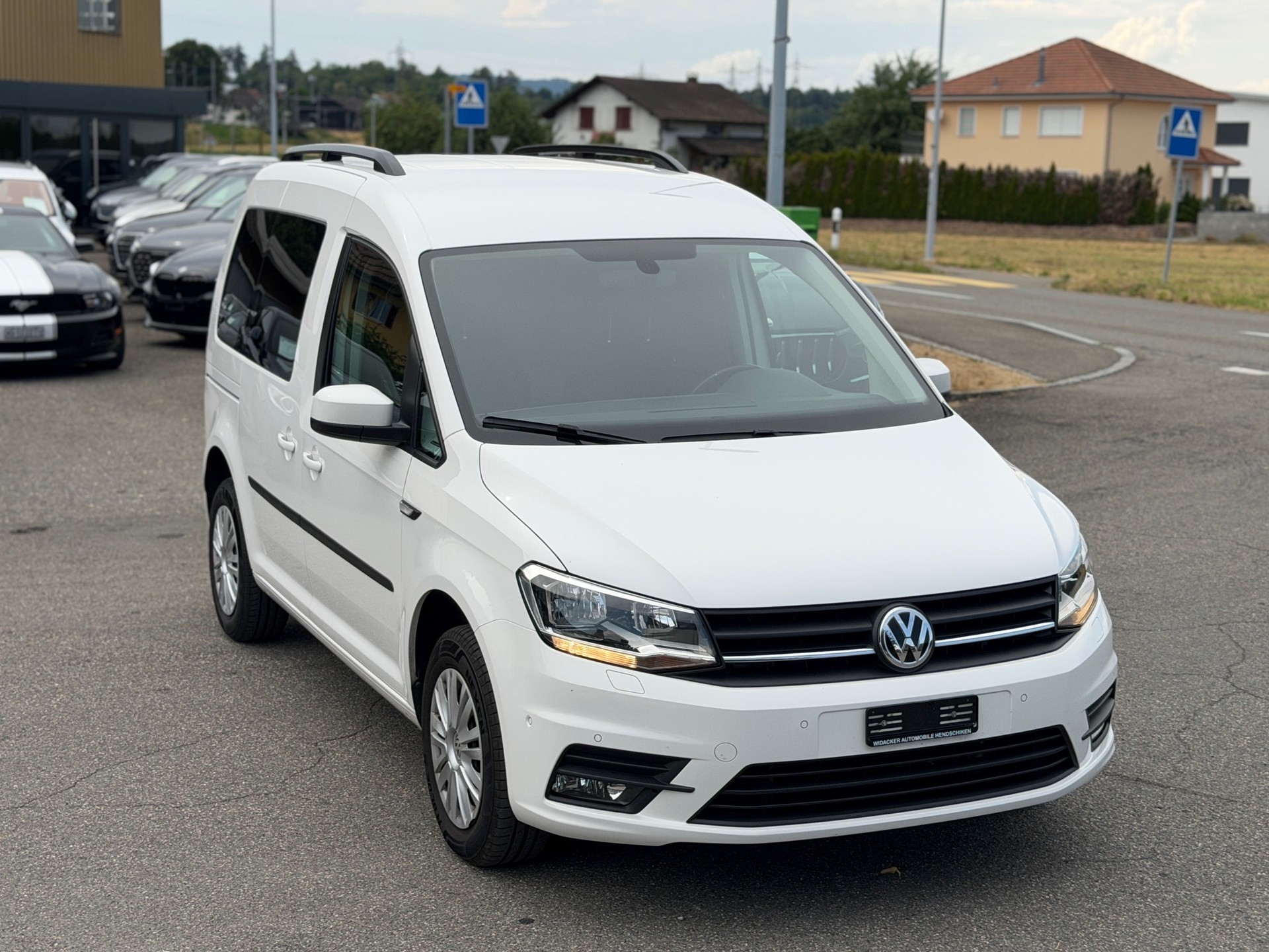 VW Caddy 2.0 TDI Highline DSG-image-13