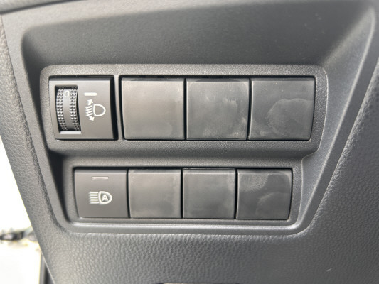 TOYOTA Yaris 1.5 Comfort e-CVT-image-14