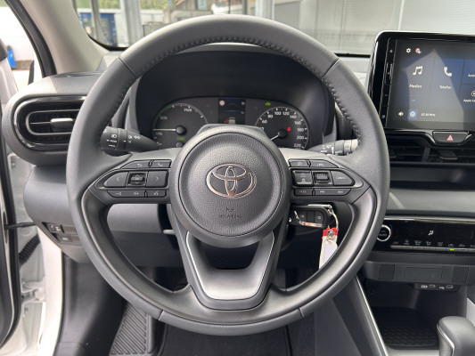 TOYOTA Yaris 1.5 Comfort e-CVT-image-8