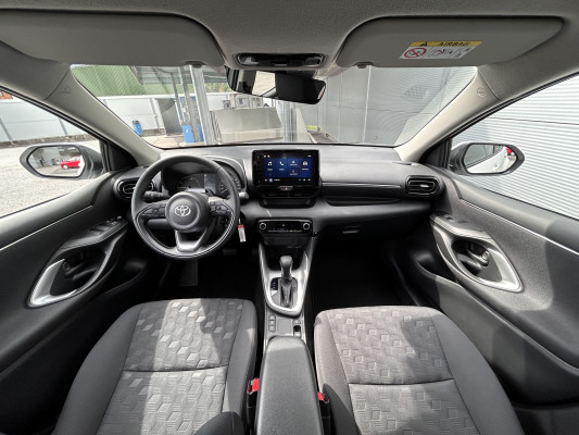 TOYOTA Yaris 1.5 Comfort e-CVT-image-5