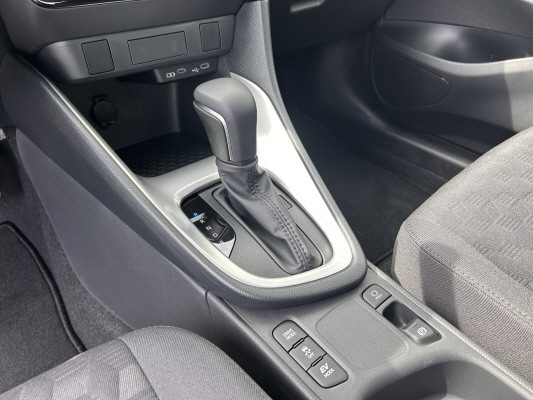 TOYOTA Yaris 1.5 Comfort e-CVT-image-12