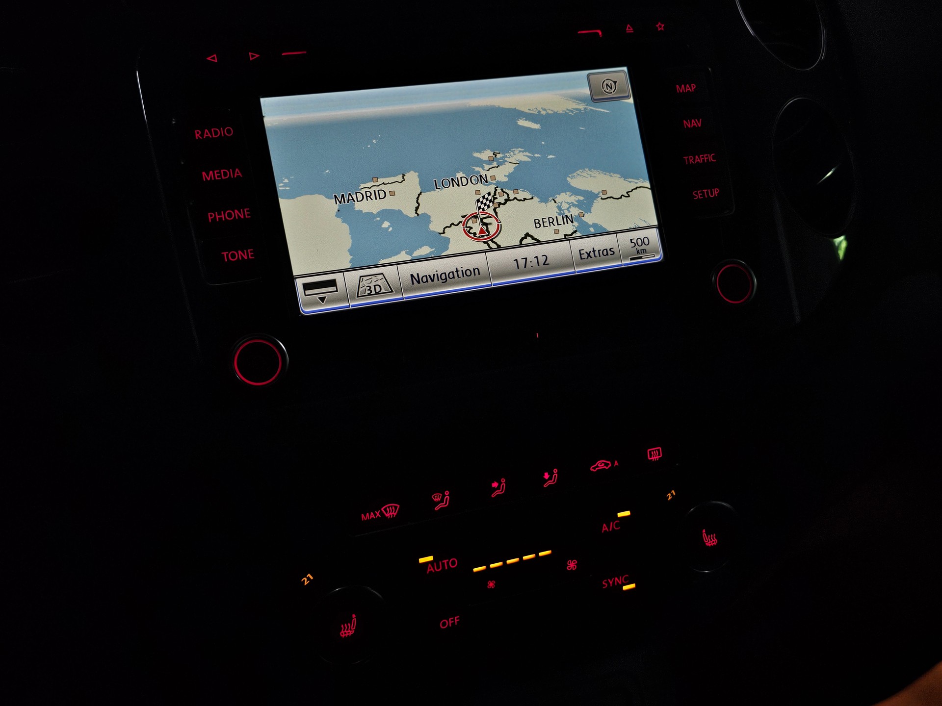 VW Tiguan 2.0 TSI R-Line Design 4Motion DSG-image-14