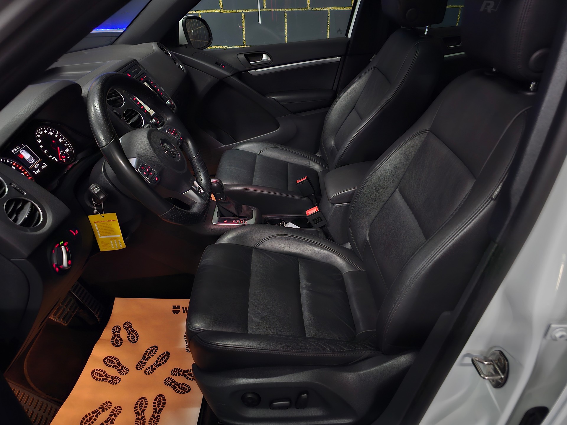 VW Tiguan 2.0 TSI R-Line Design 4Motion DSG-image-10