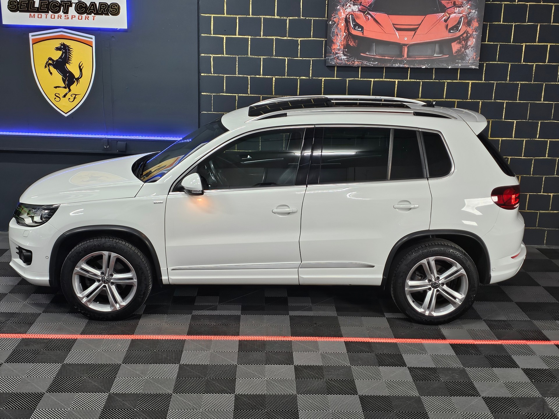 VW Tiguan 2.0 TSI R-Line Design 4Motion DSG-image-1
