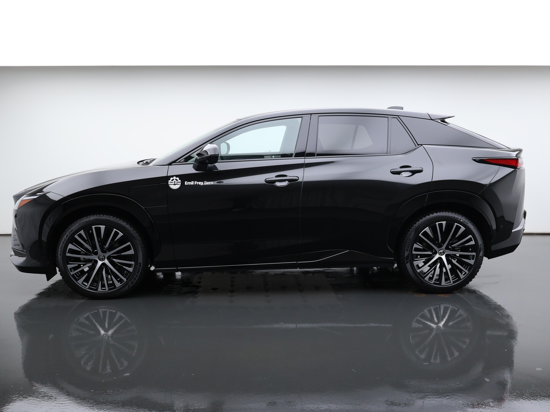 LEXUS RZ 450e Excellence-image-1