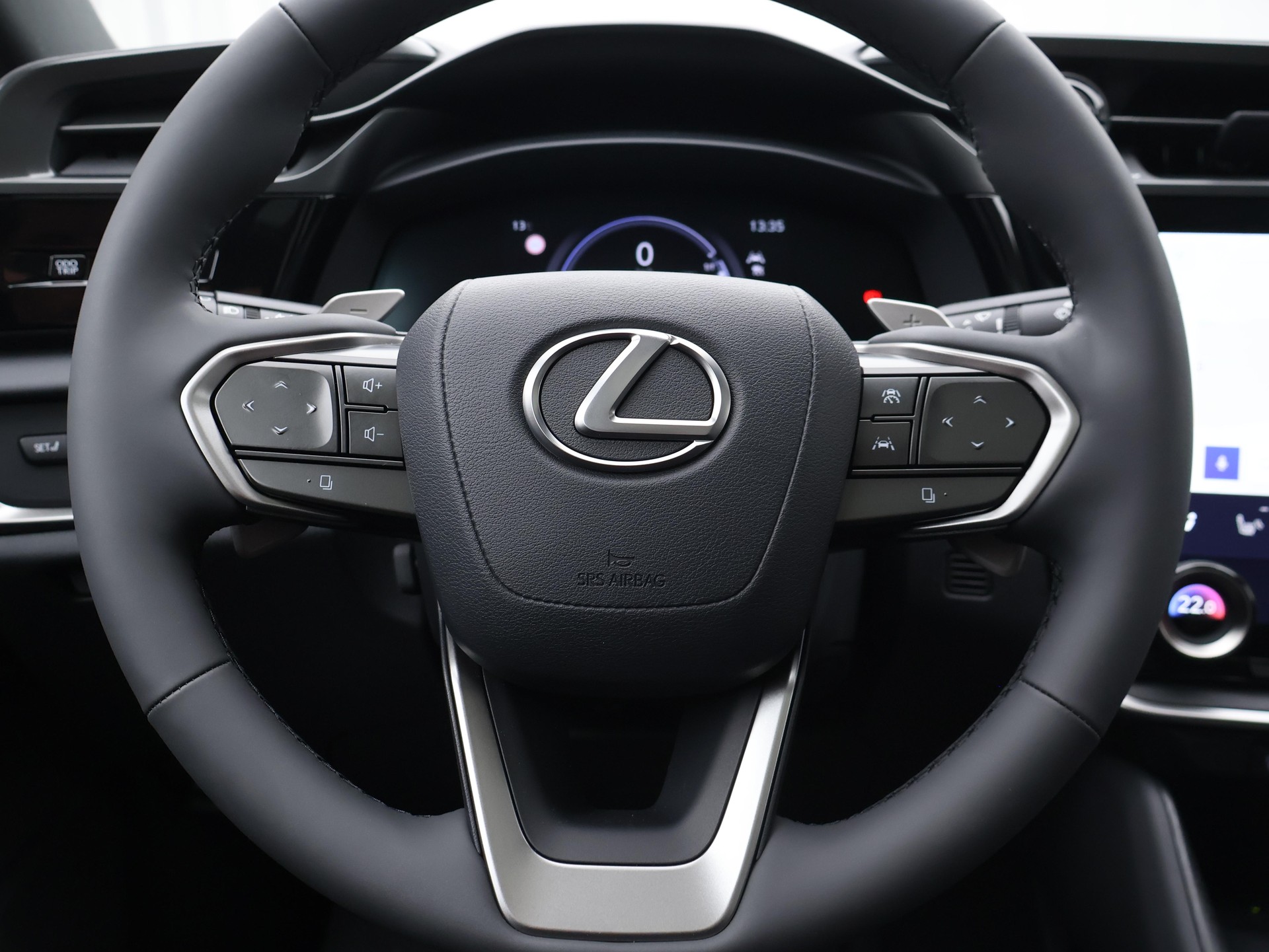 LEXUS RZ 450e Excellence-image-16