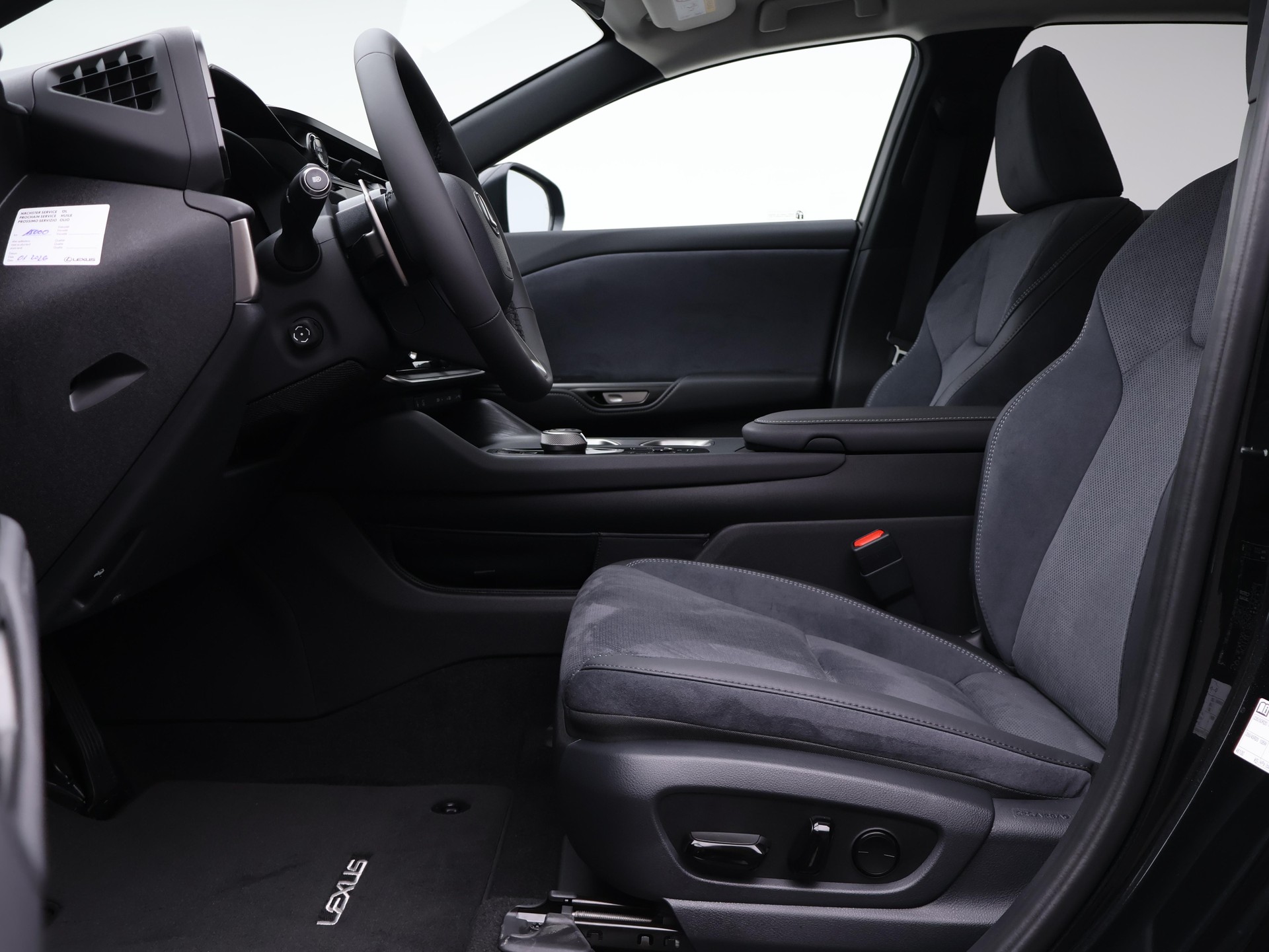 LEXUS RZ 450e Excellence-image-2