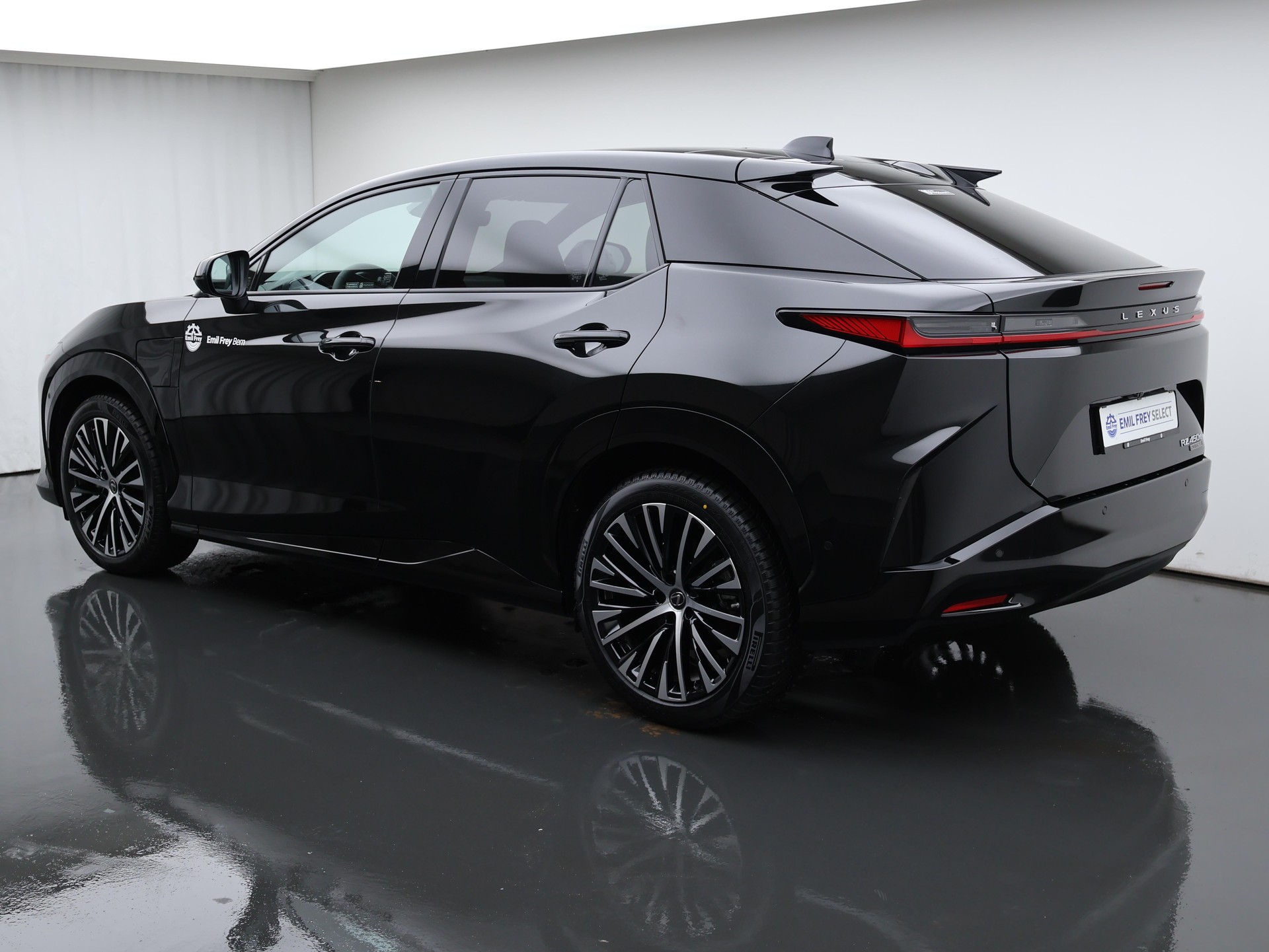LEXUS RZ 450e Excellence-image-5