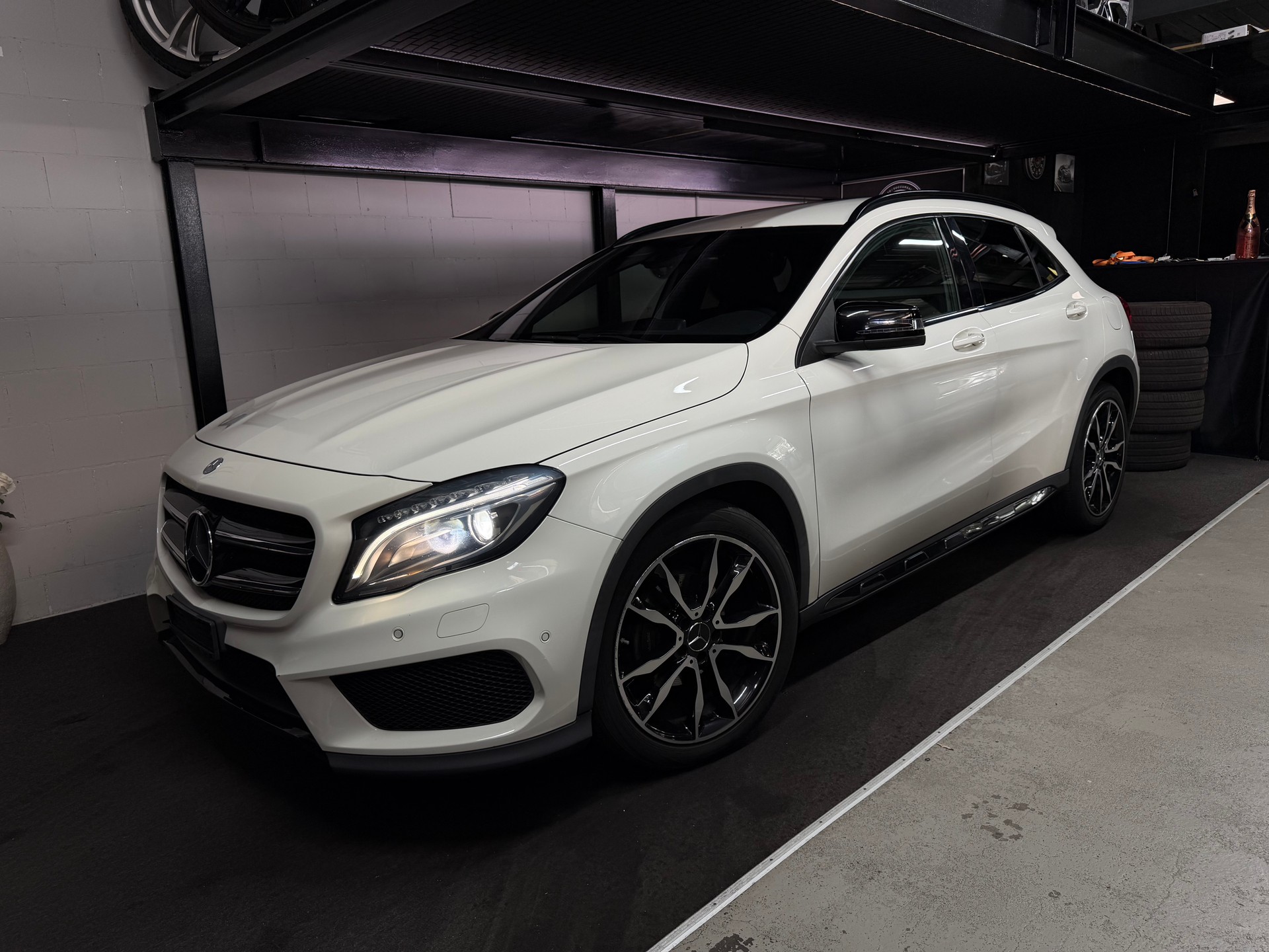 MERCEDES-BENZ GLA 200 AMG Line 7G-DCT-image-0