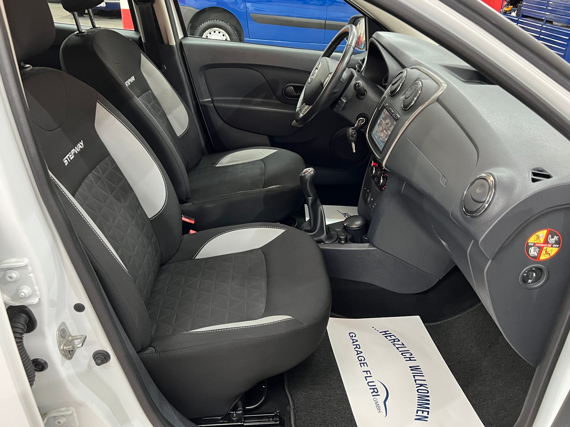 DACIA Sandero Tce 90 Stepway Lauréate-image-11