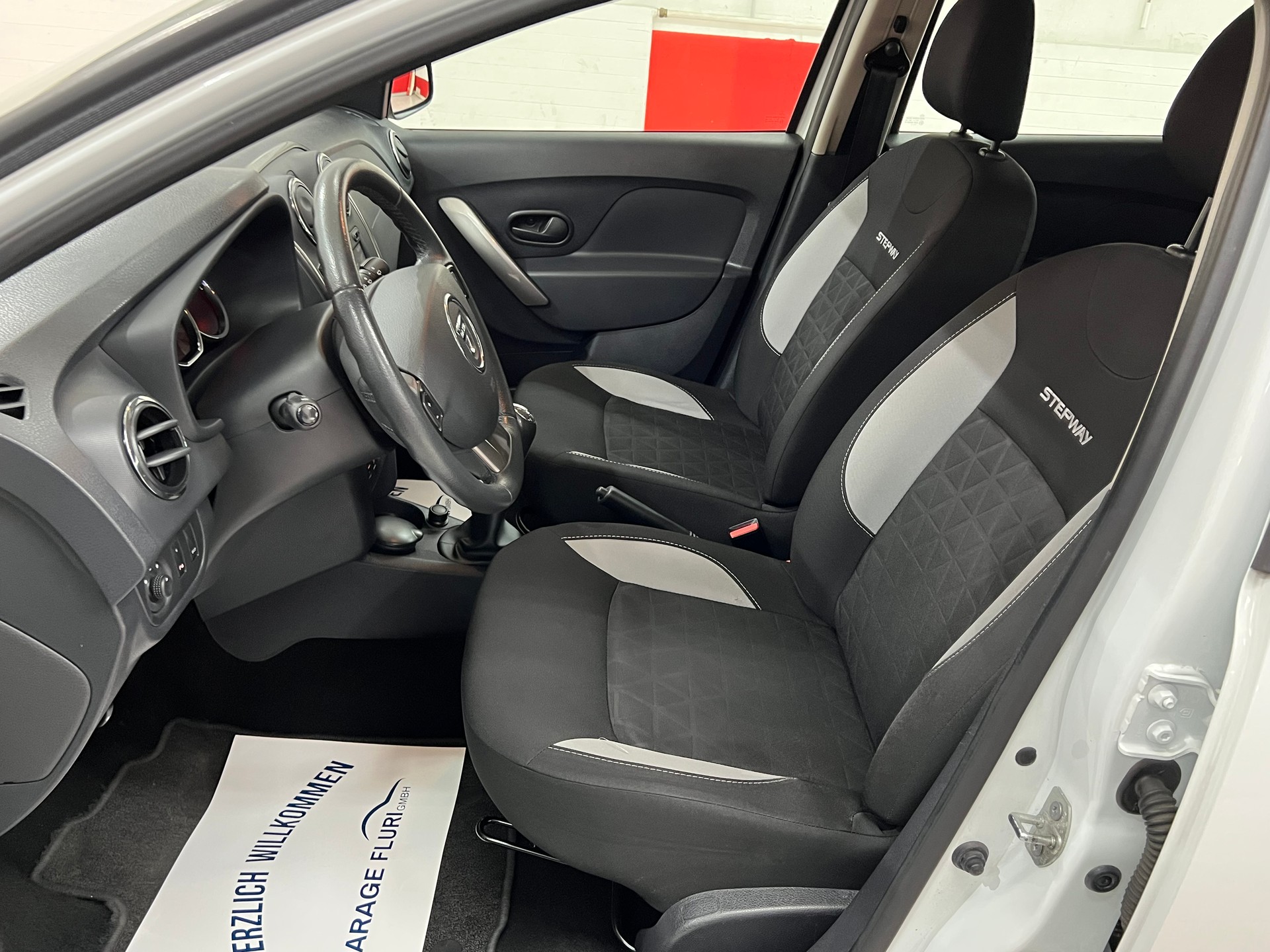 DACIA Sandero Tce 90 Stepway Lauréate-image-10
