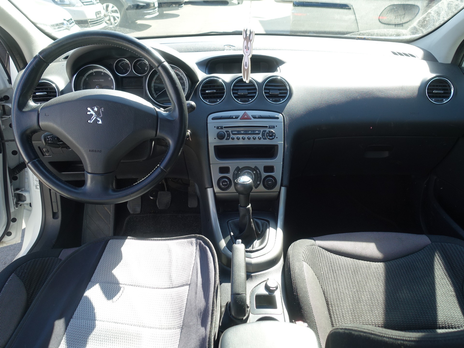 PEUGEOT 308 1.6 16V VTI Sport-image-11