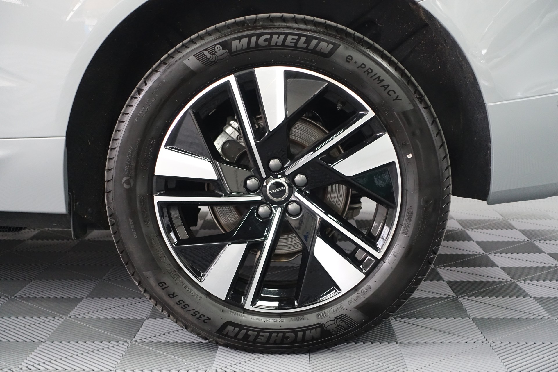 VOLVO XC60 2.0 B5 MH Plus Dark AWD *neues Modell*-image-8