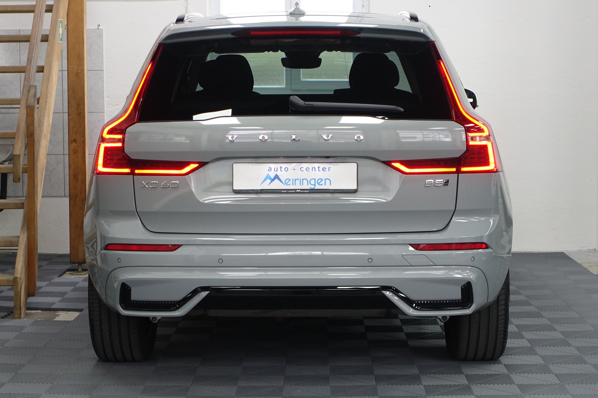 VOLVO XC60 2.0 B5 MH Plus Dark AWD *neues Modell*-image-7