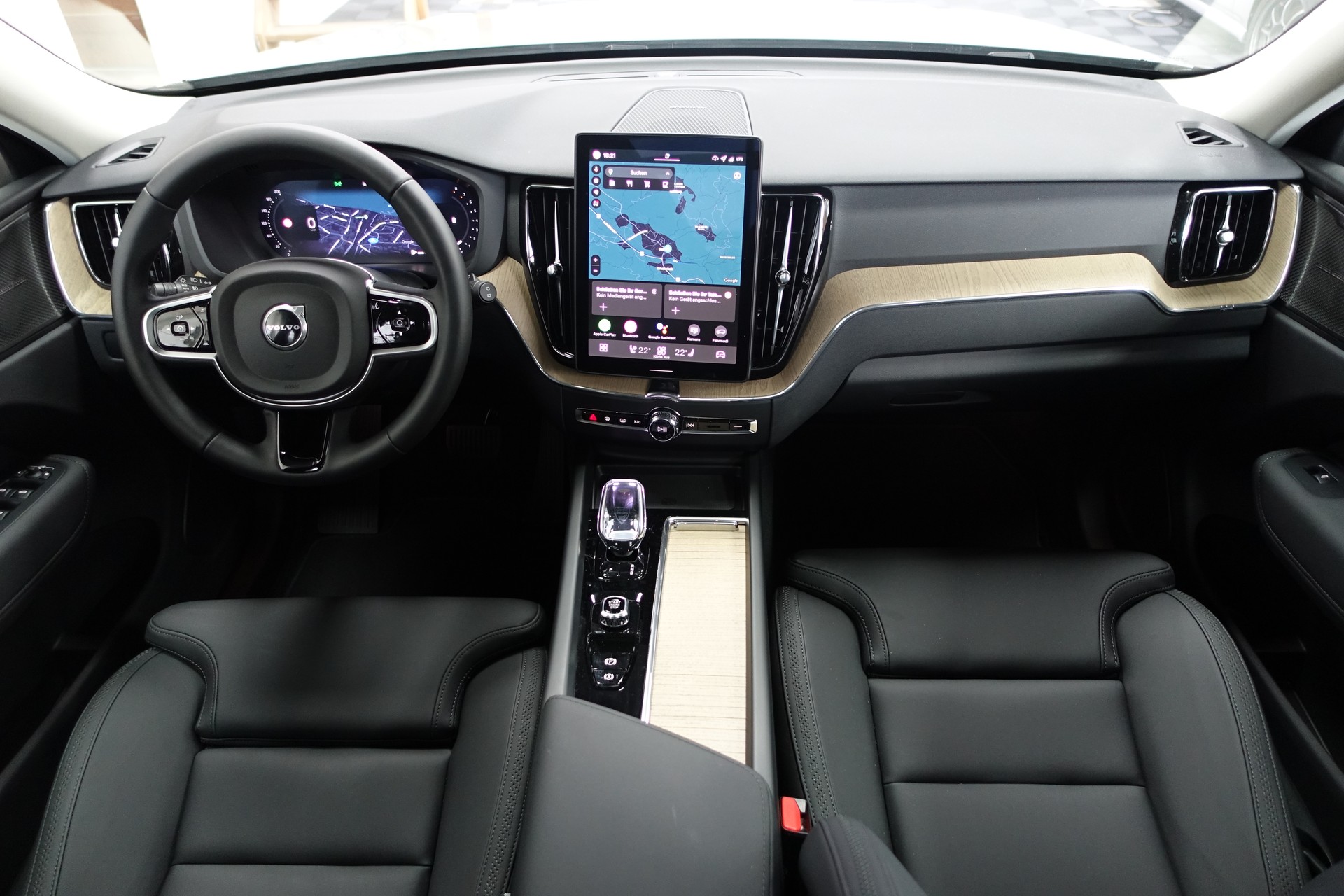 VOLVO XC60 2.0 B5 MH Plus Dark AWD *neues Modell*-image-17