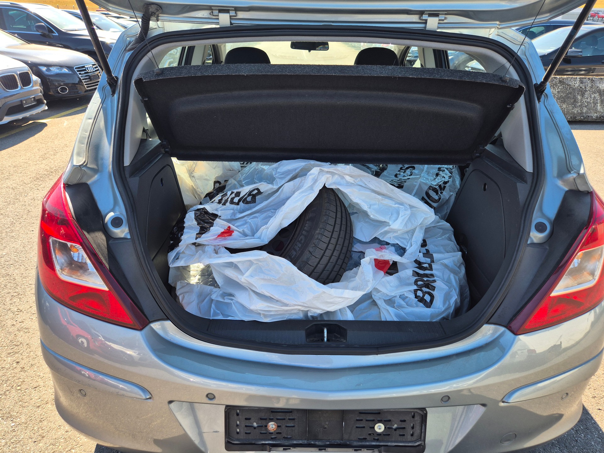 OPEL Corsa 1.4 TP Anniversary-image-4