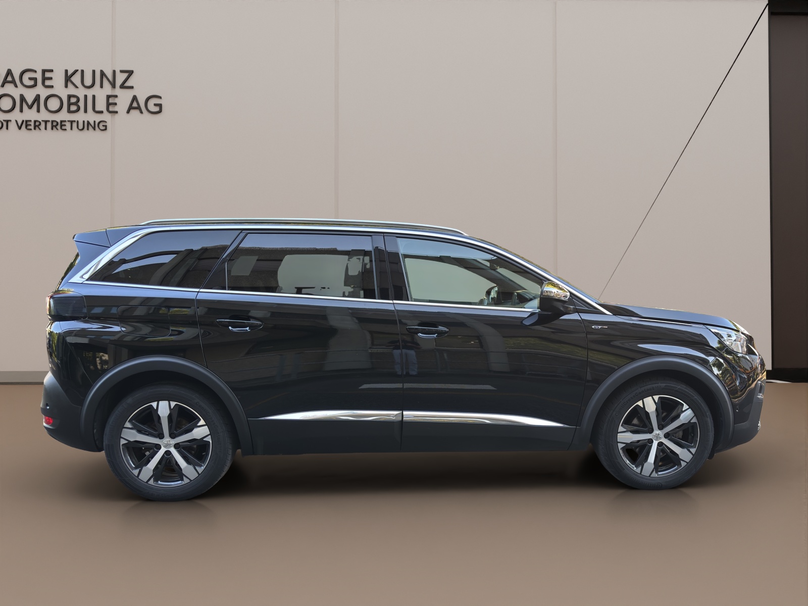 PEUGEOT 5008 2.0 BlueHDi GT EAT-image-1