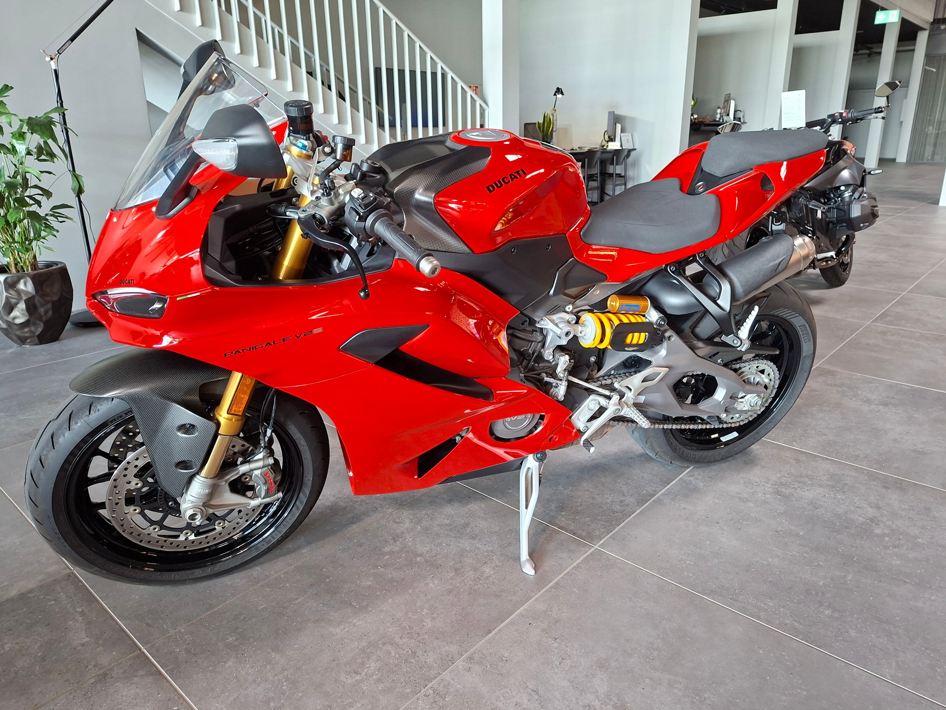 DUCATI Panigale V2 S-showroom-element-2