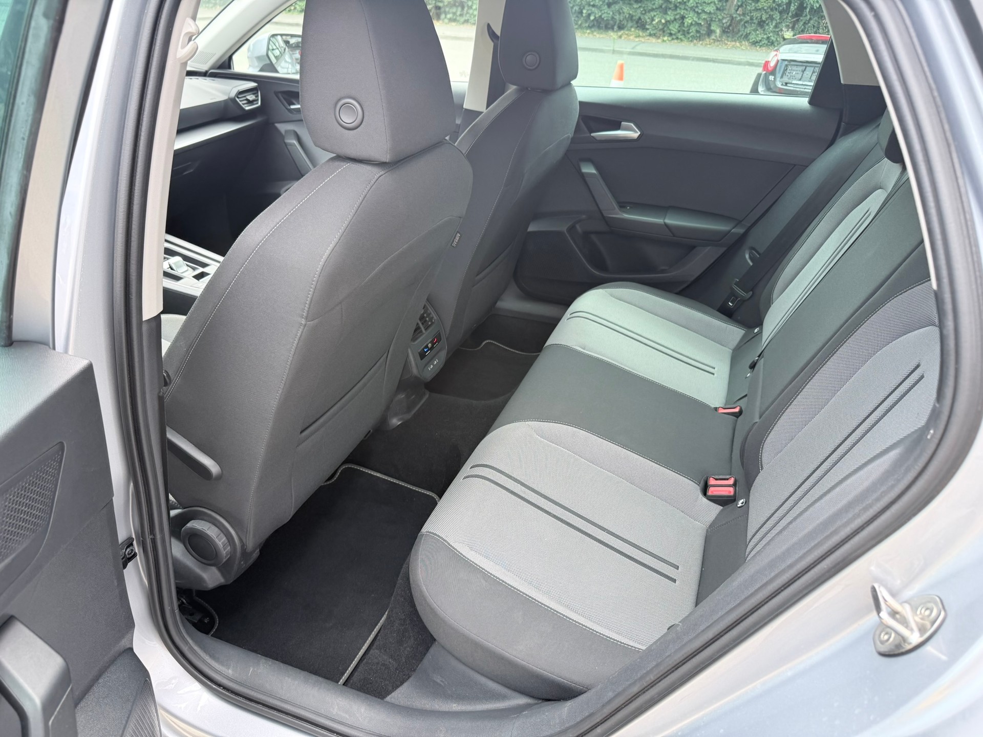 SEAT Leon ST 2.0 TDI EVO DSG 4Drive Style-image-29